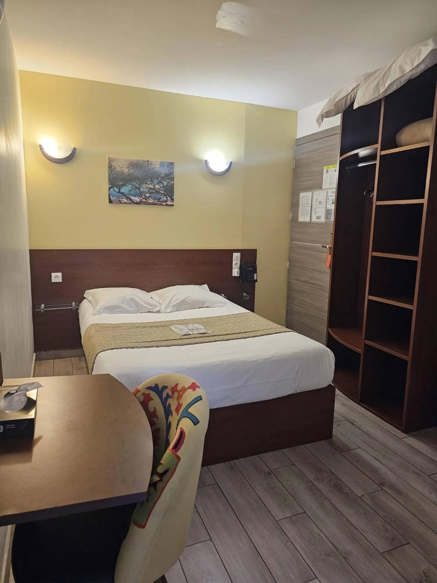 Bed in Massilia hôtel