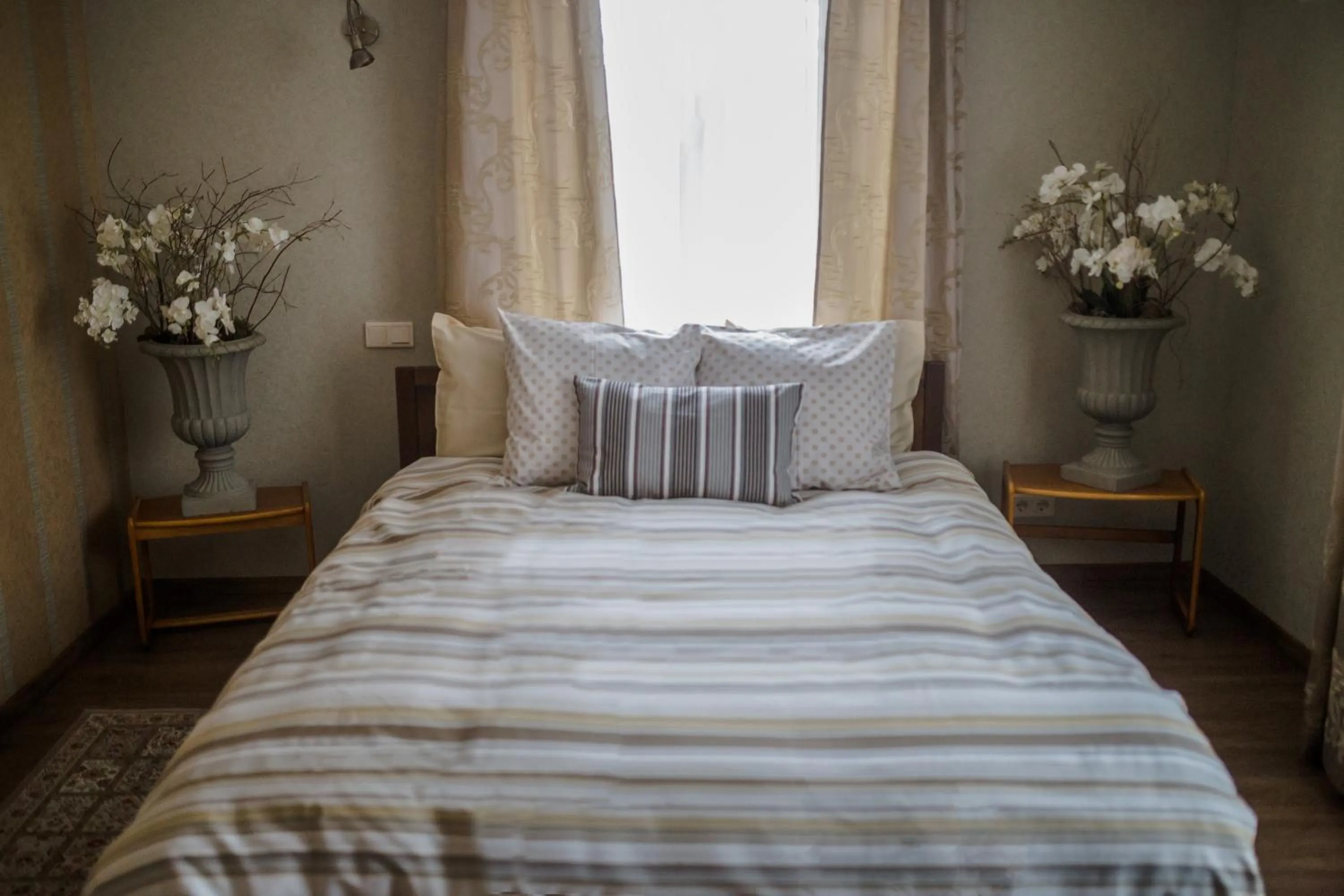 Bed in Park Apartments