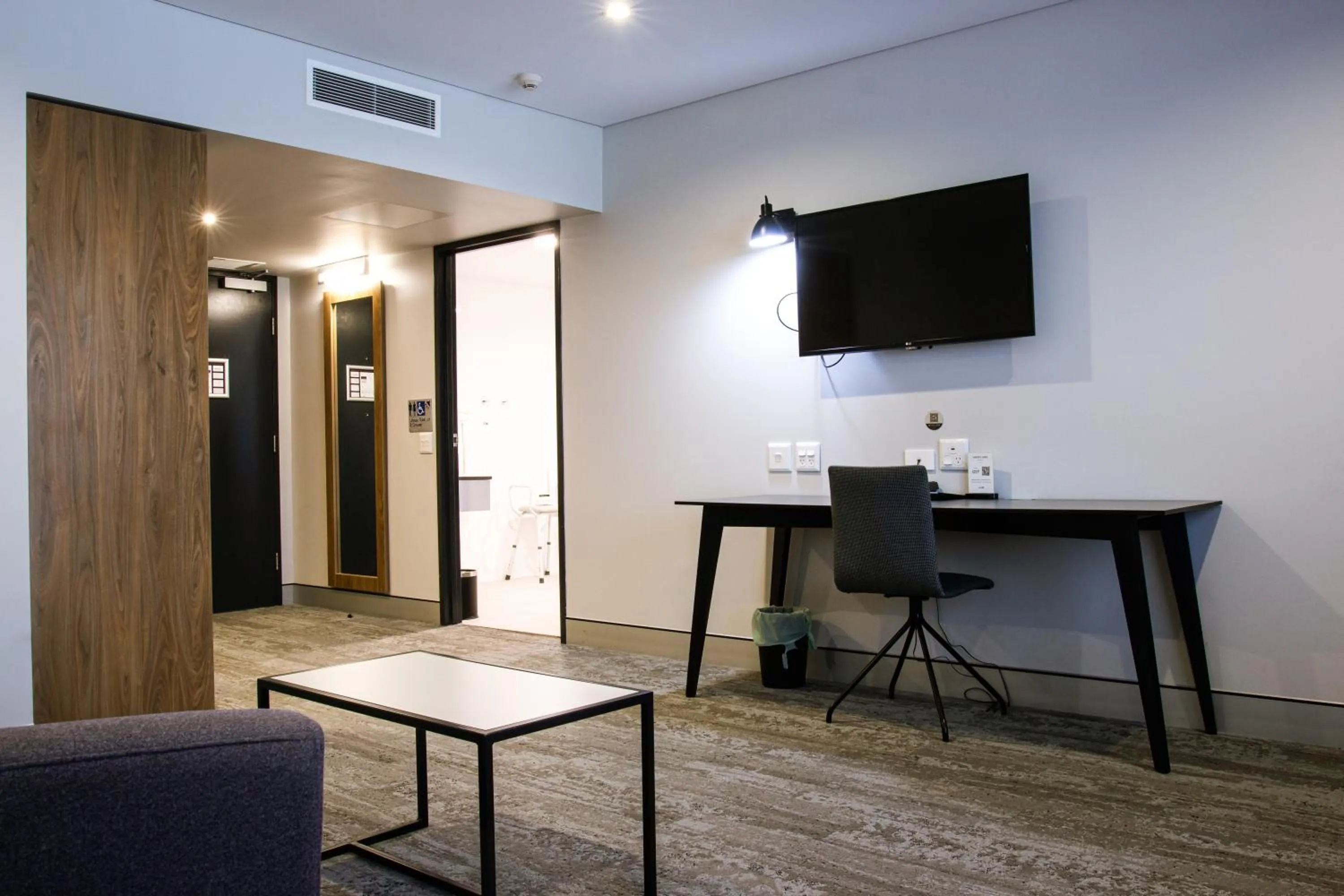 Living room in Mercure Tamworth