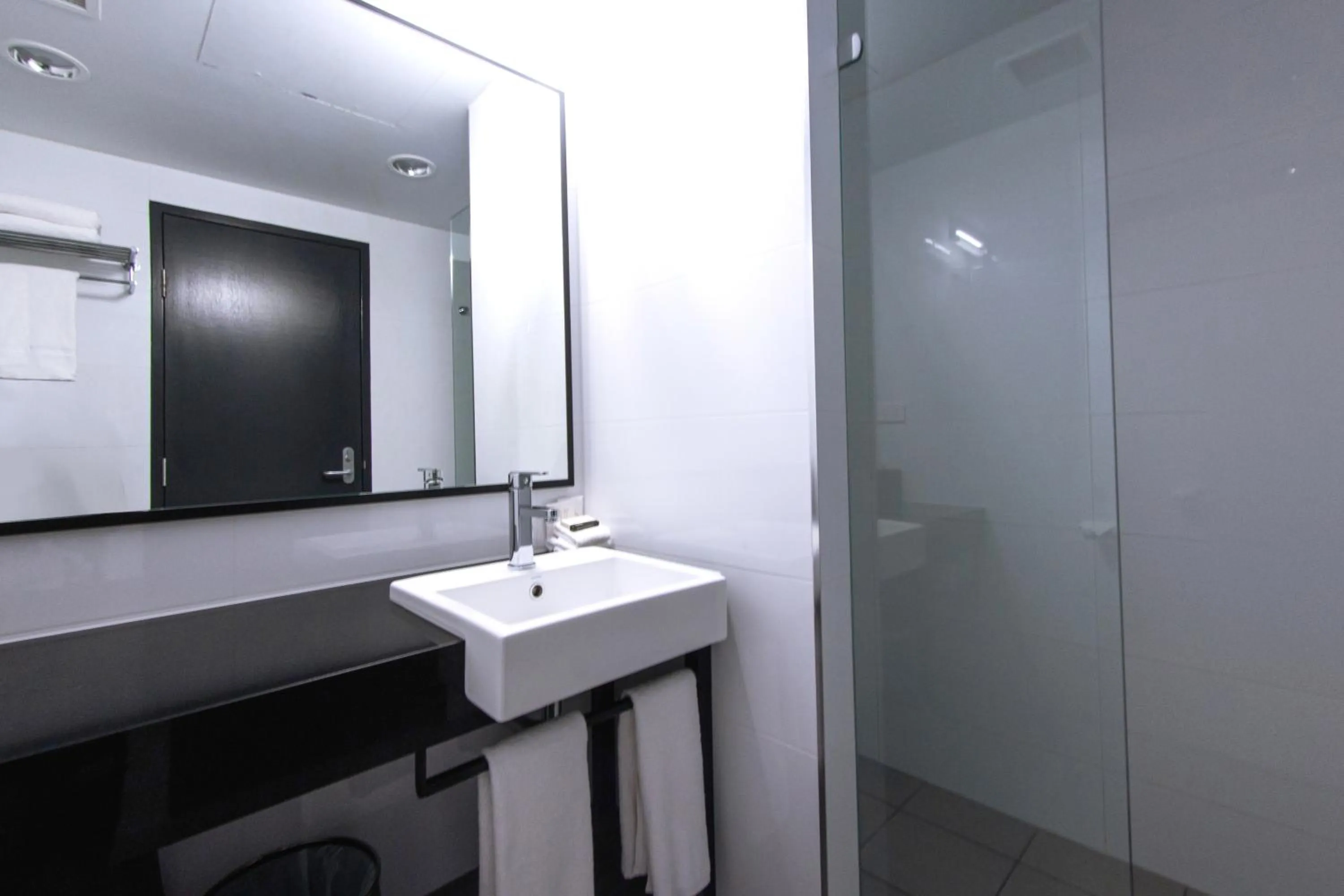 Bathroom in Mercure Tamworth