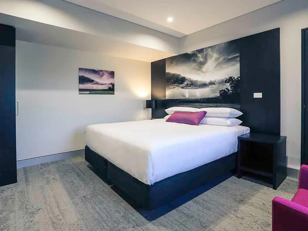Bedroom, Bed in Mercure Tamworth