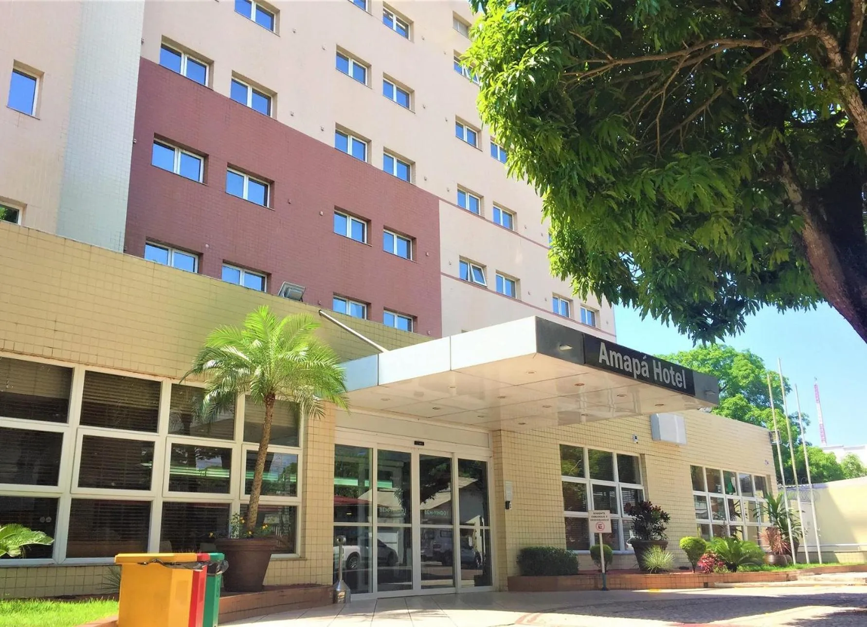 Facade/entrance in Amapá Hotel