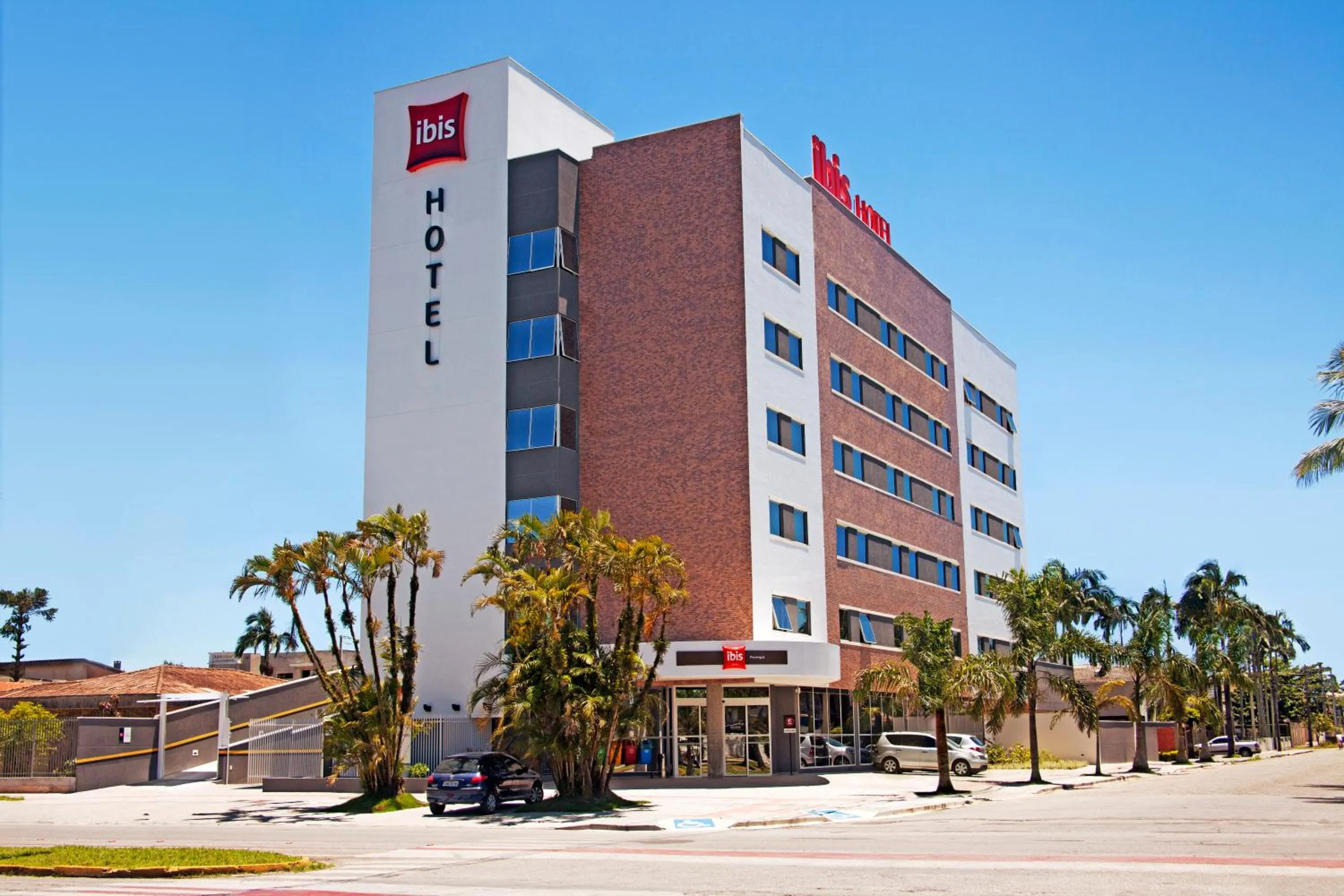 Property building in ibis Paranagua