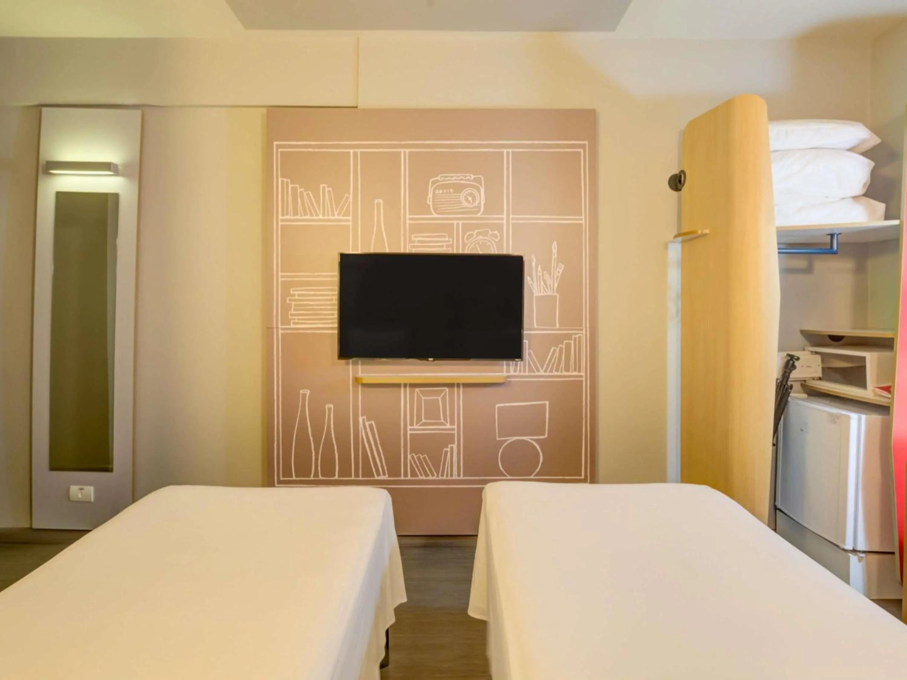 Bedroom, Bed in ibis Paranagua