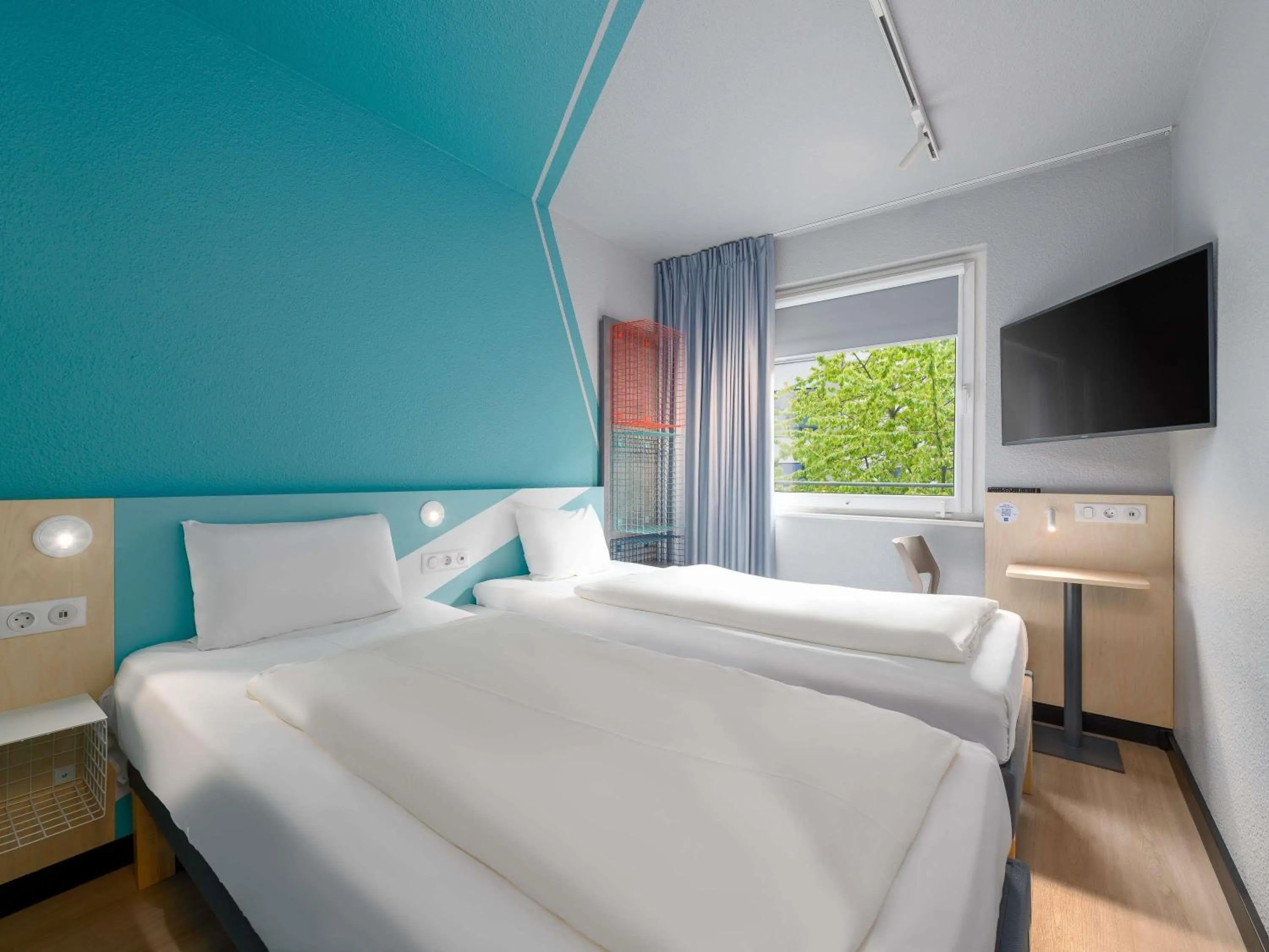 Bedroom, Bed in ibis budget Hamburg St Pauli Messe - neu renoviert