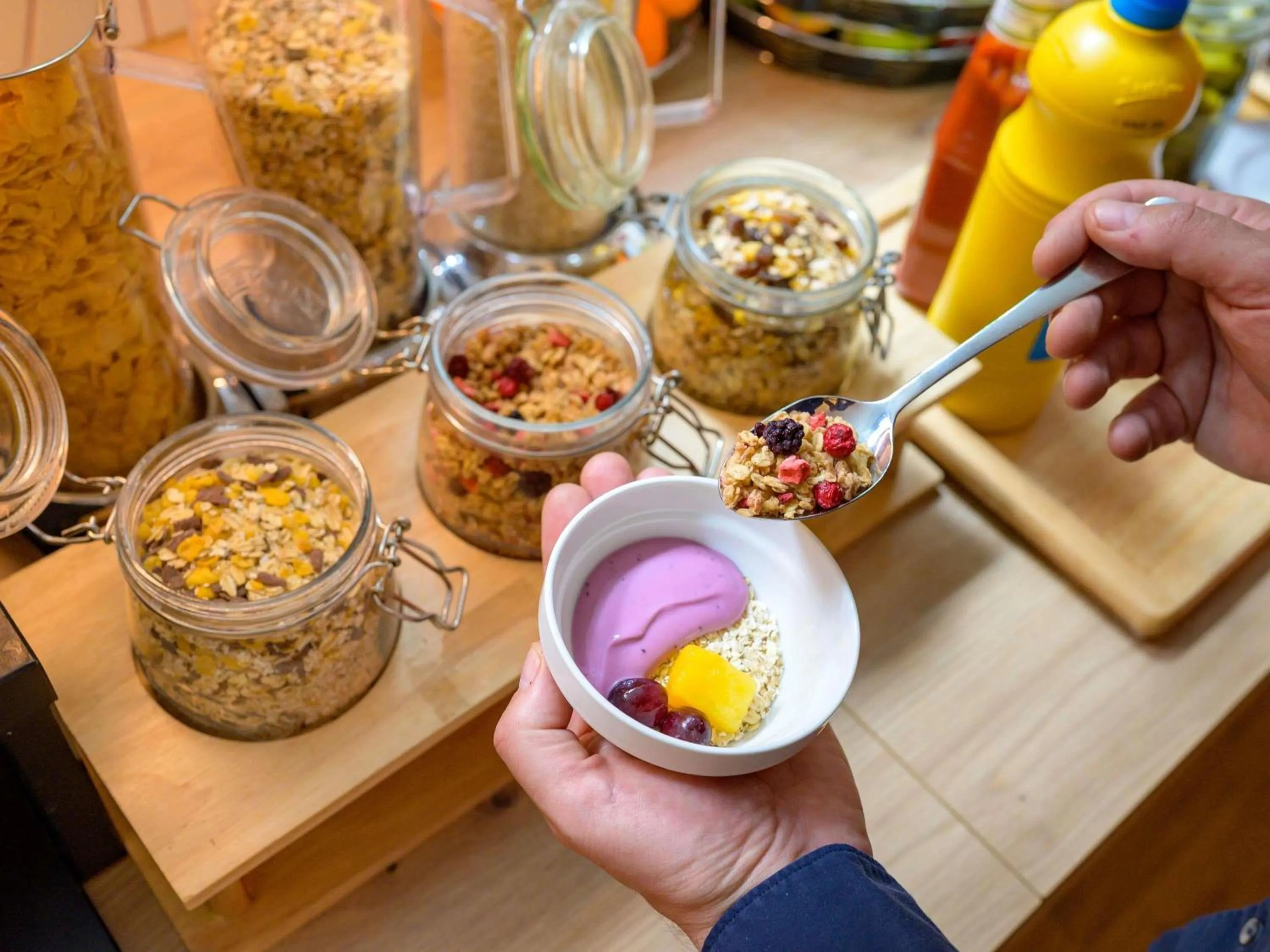 Breakfast in ibis budget Hamburg St Pauli Messe - neu renoviert