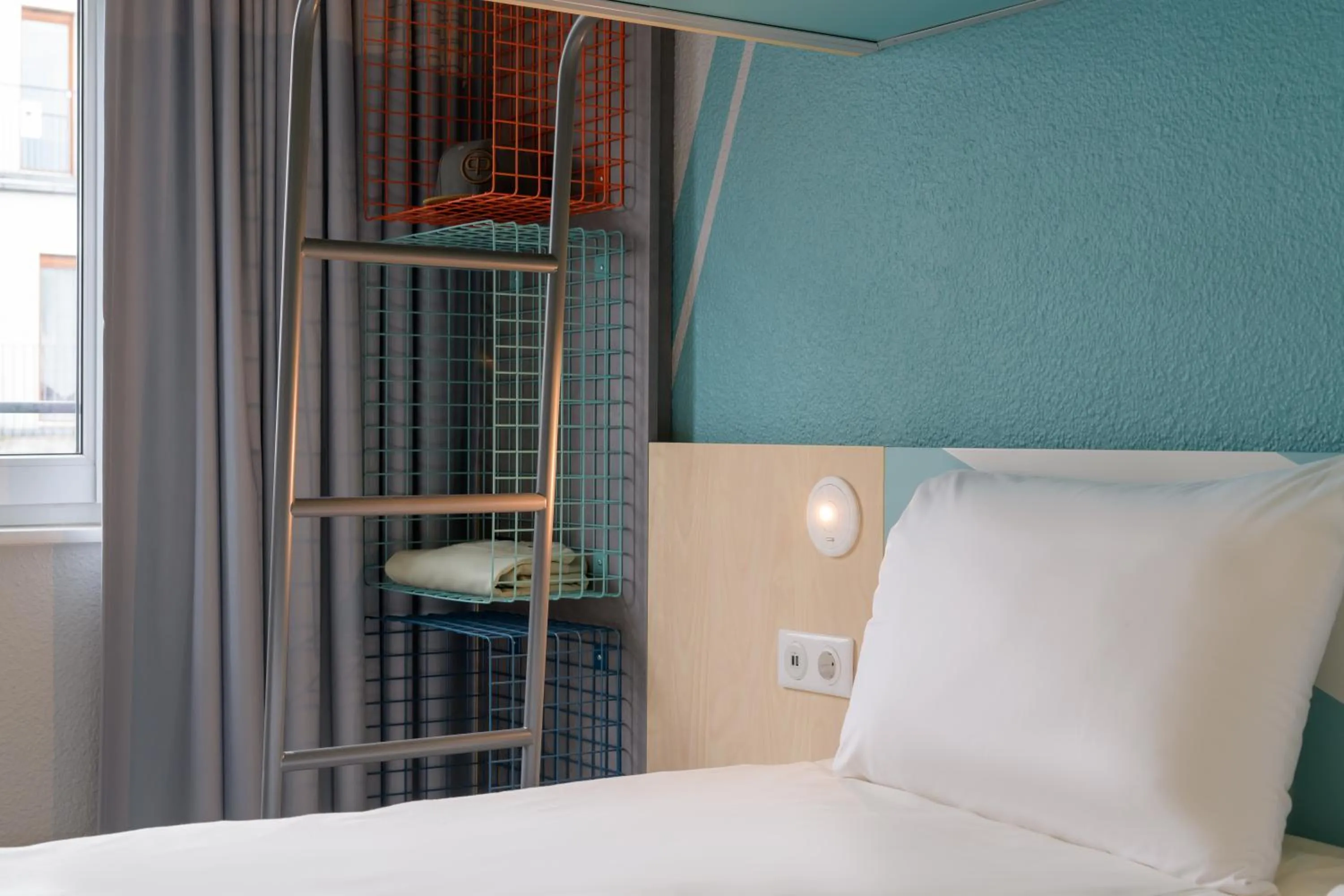 Photo of the whole room, Bed in ibis budget Hamburg St Pauli Messe - neu renoviert