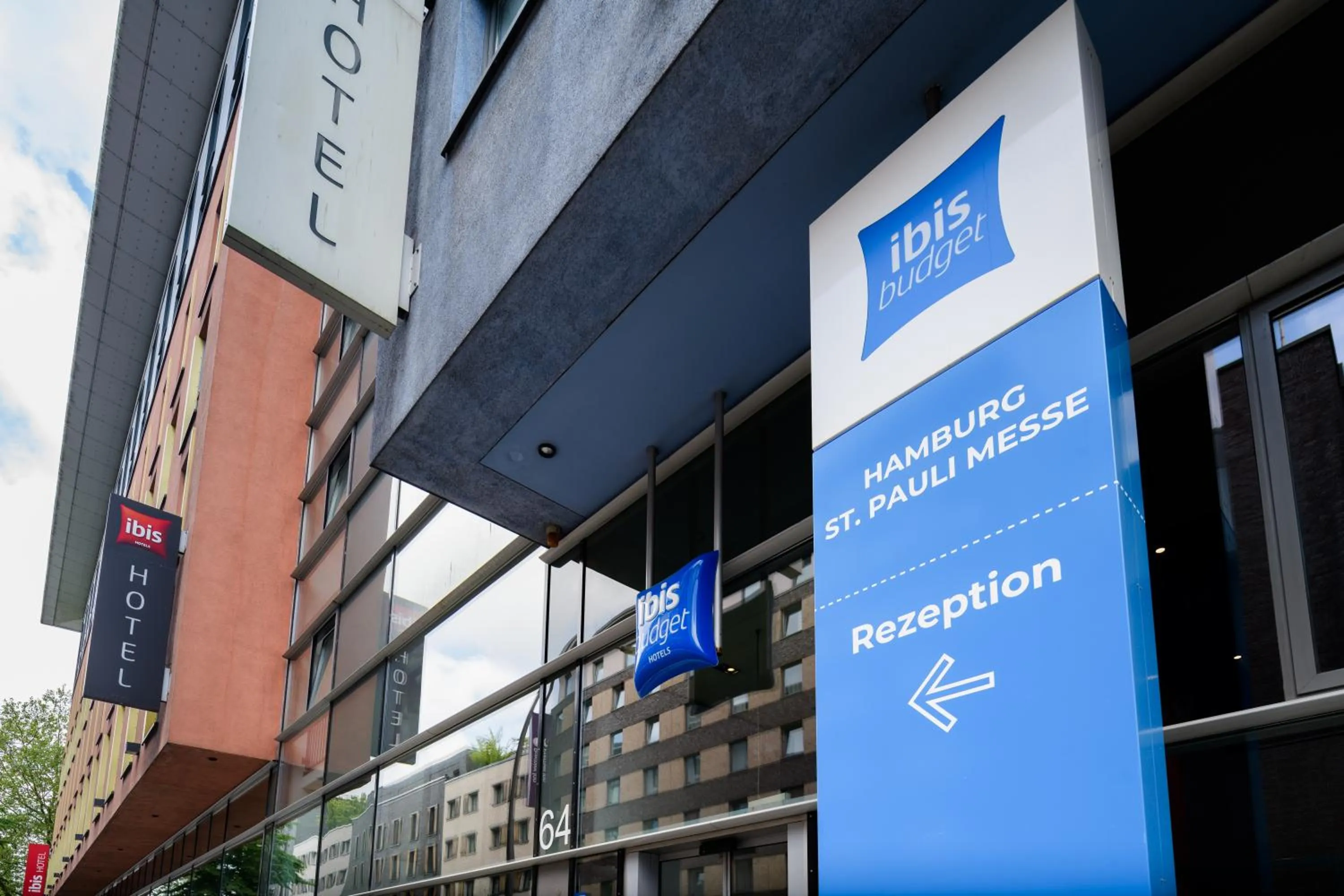 Property logo or sign in ibis budget Hamburg St Pauli Messe - neu renoviert