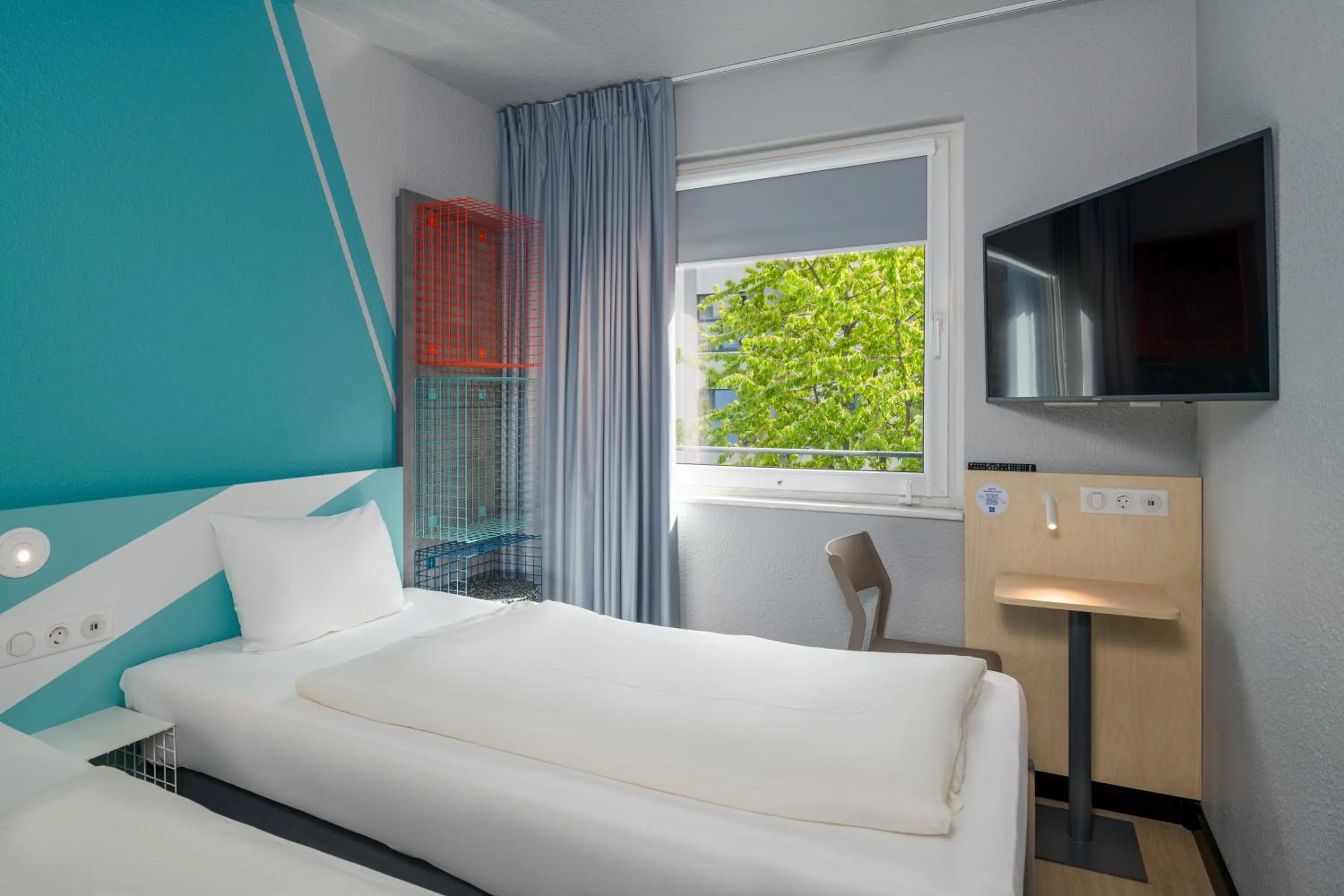 Photo of the whole room, Bed in ibis budget Hamburg St Pauli Messe - neu renoviert