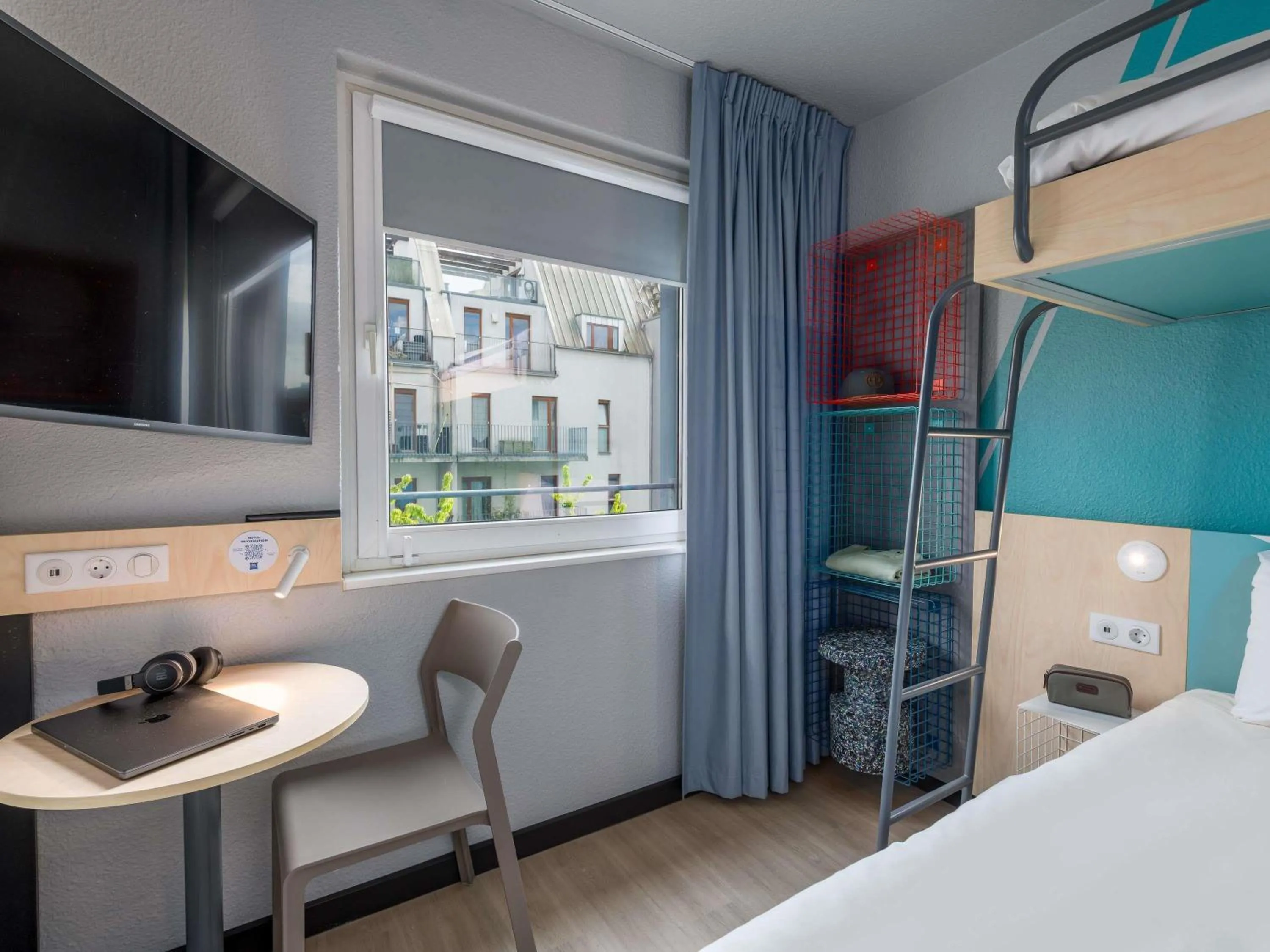 Bedroom, Bed in ibis budget Hamburg St Pauli Messe - neu renoviert