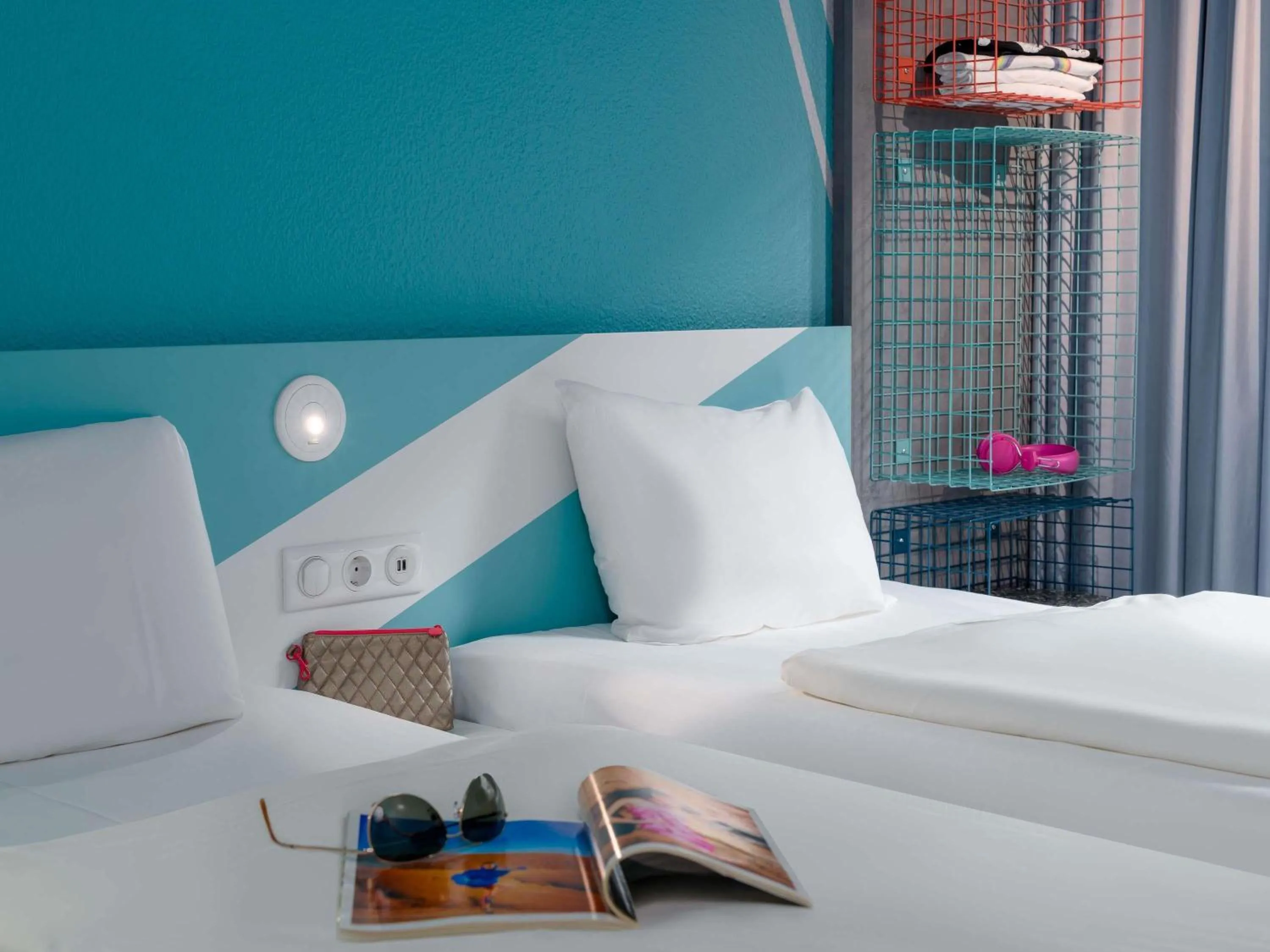 Bedroom, Bed in ibis budget Hamburg St Pauli Messe - neu renoviert