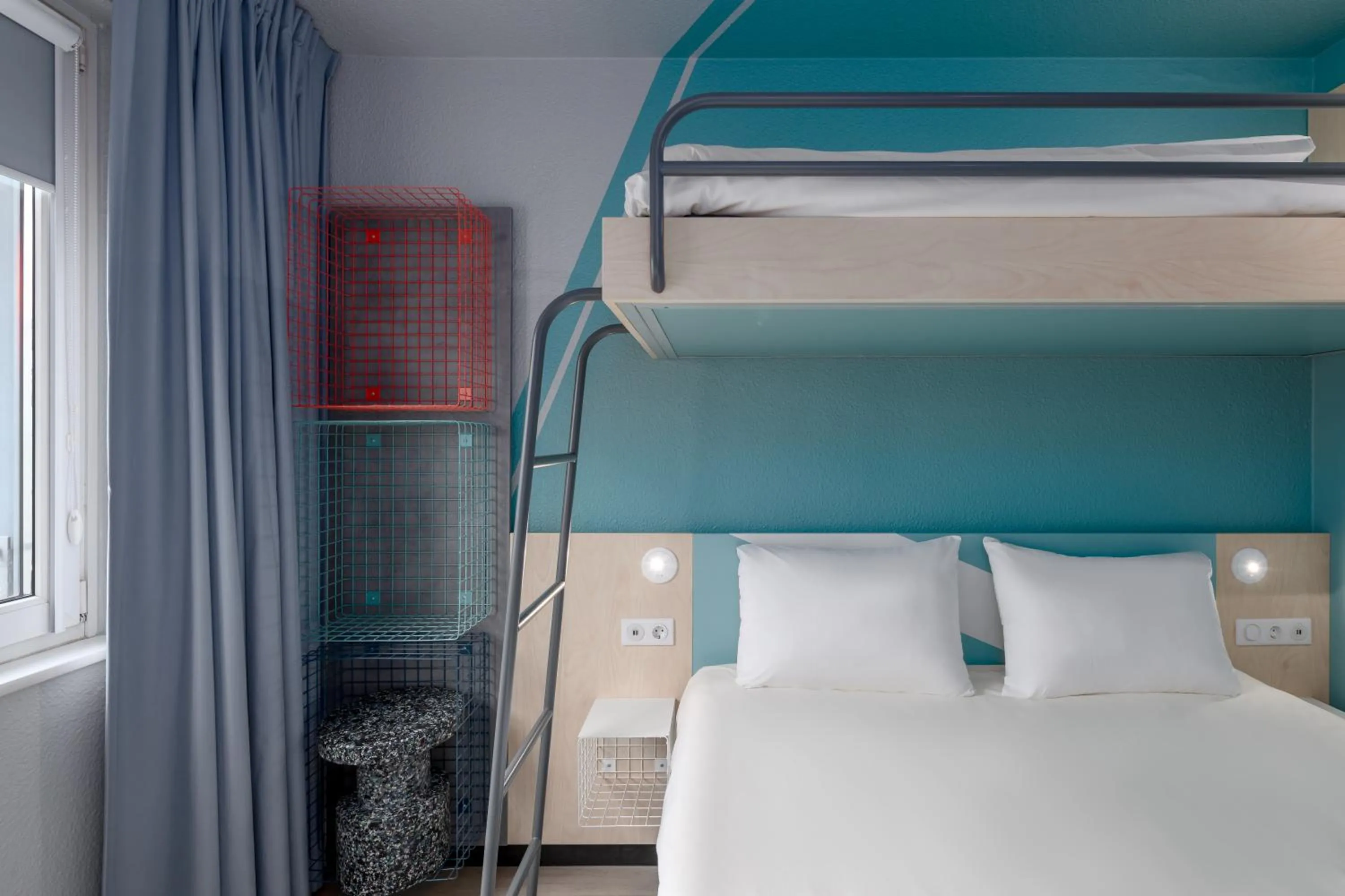 Photo of the whole room, Bed in ibis budget Hamburg St Pauli Messe - neu renoviert