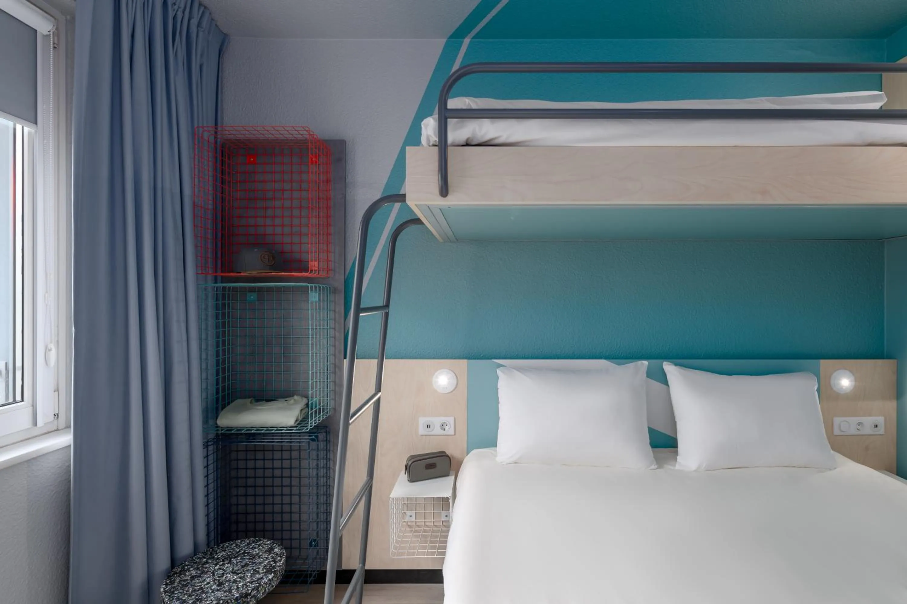 Photo of the whole room, Bed in ibis budget Hamburg St Pauli Messe - neu renoviert