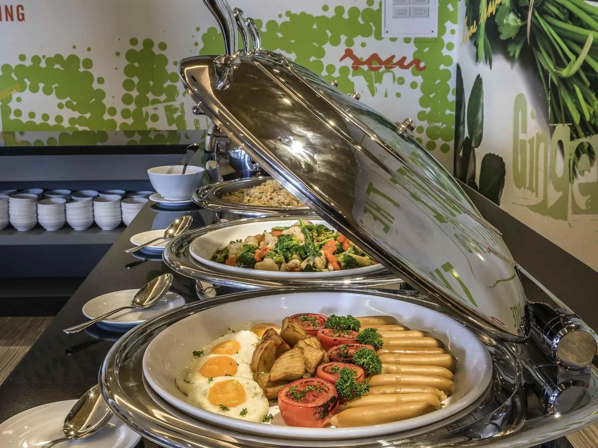 Restaurant/places to eat in ibis Bangkok IMPACT