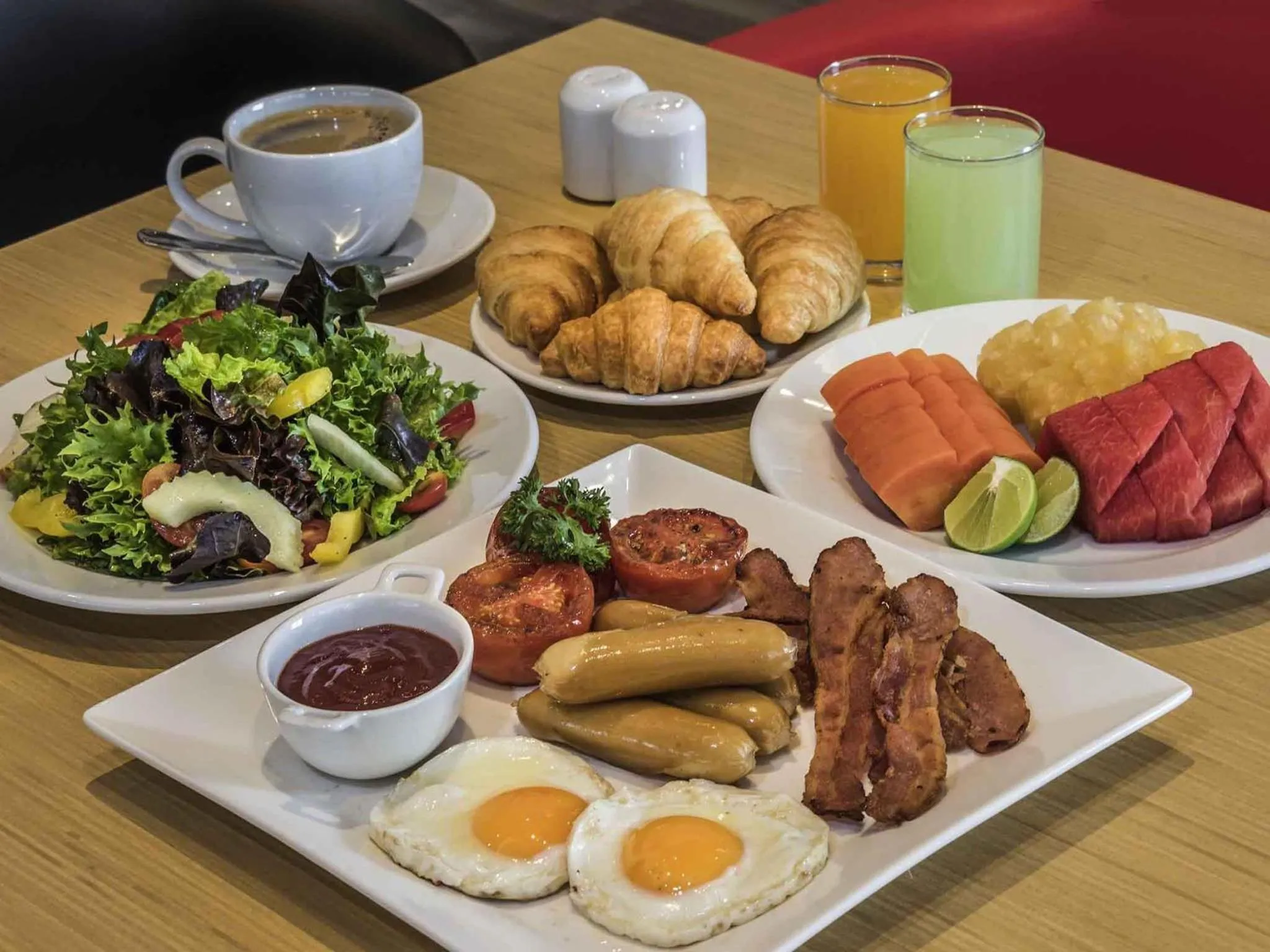 Restaurant/places to eat in ibis Bangkok IMPACT