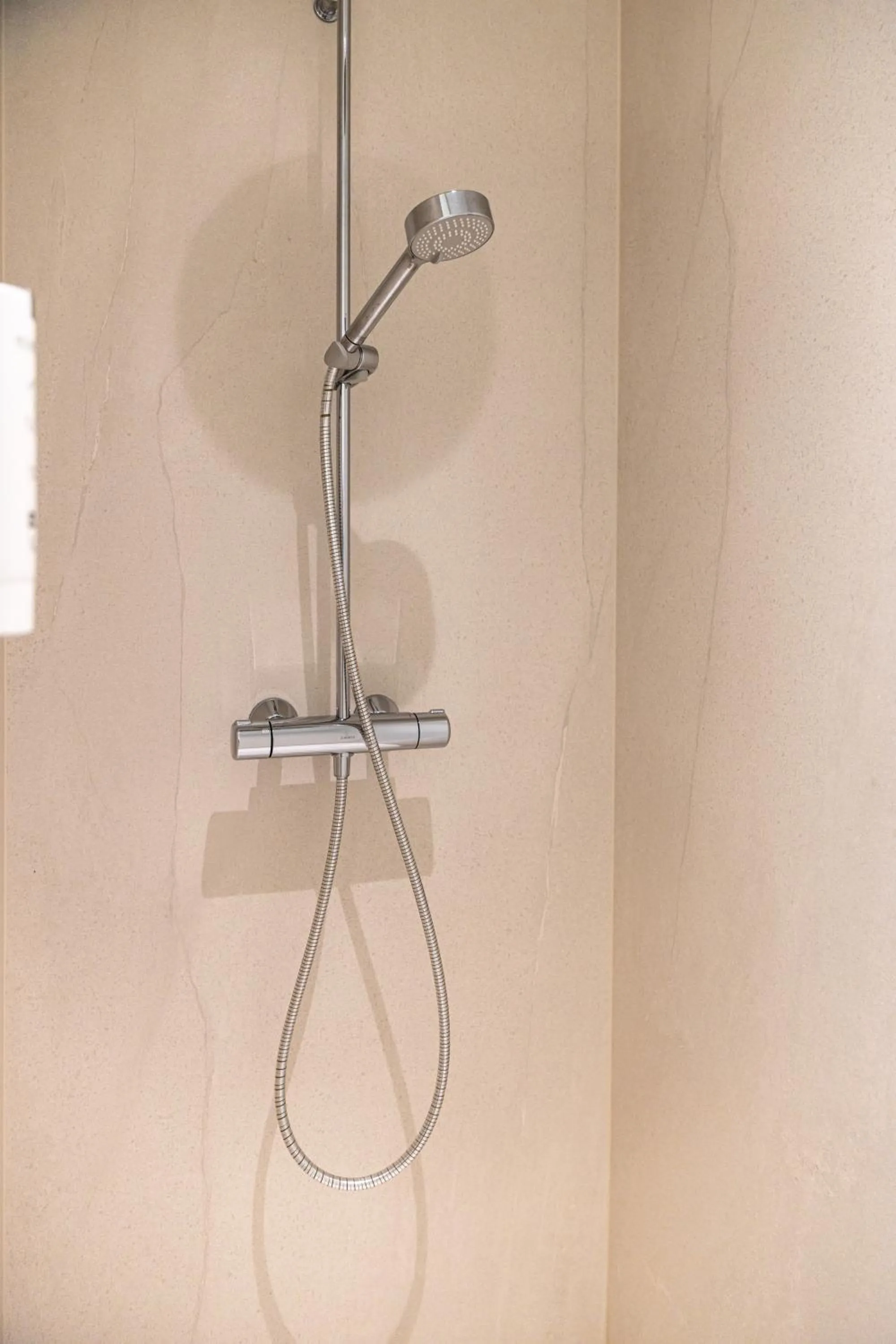 Shower in Hotel Bell-X Kortrijk-Wevelgem