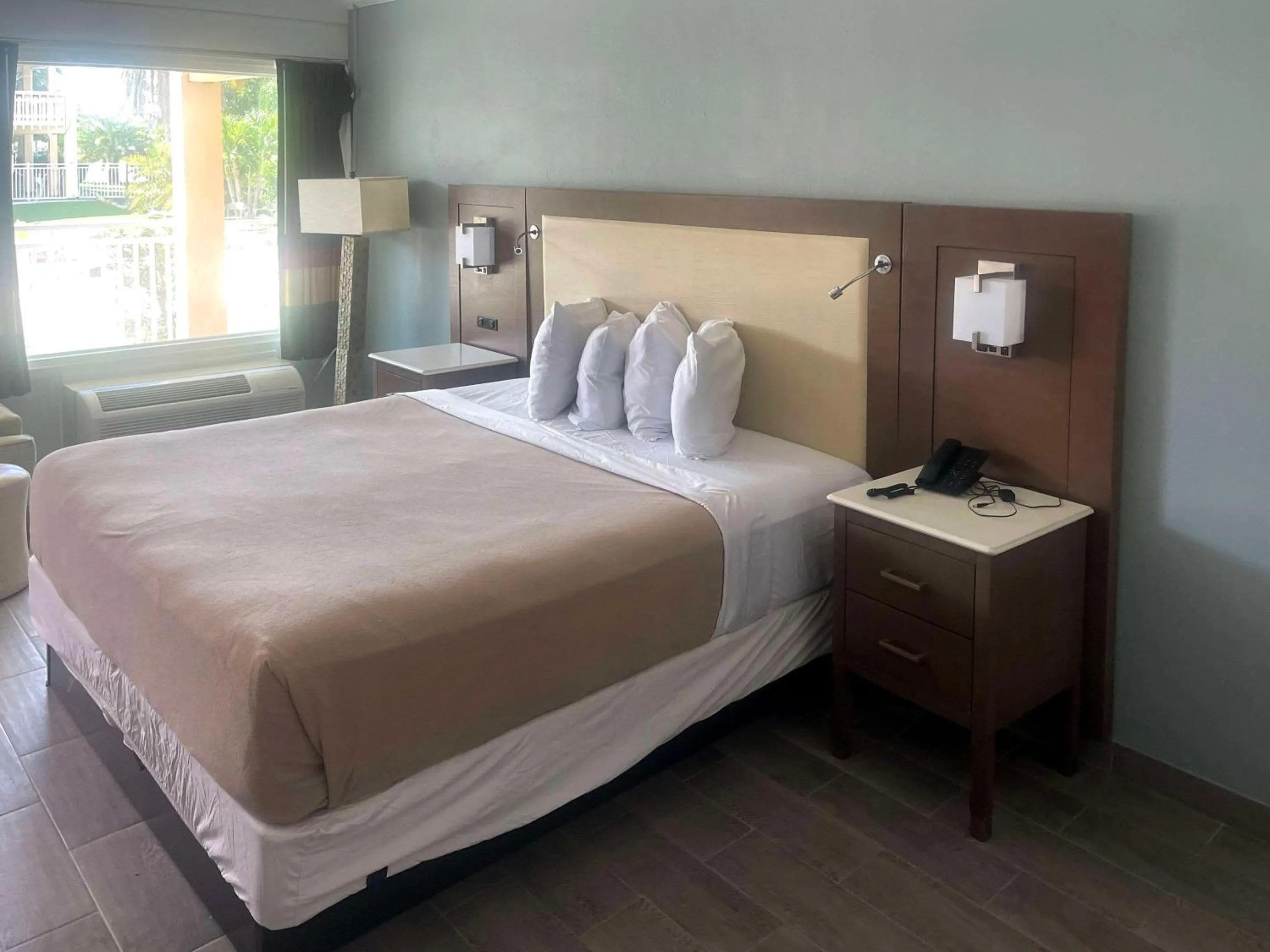 Bedroom, Bed in Rodeway Inn