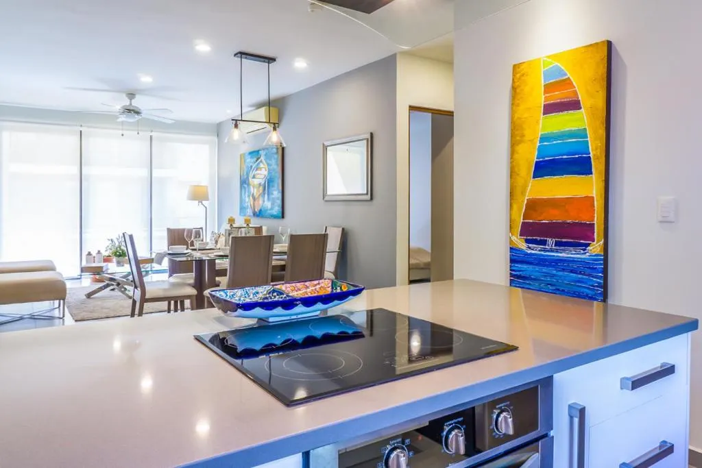Dining area in Lunada Condo by BVR