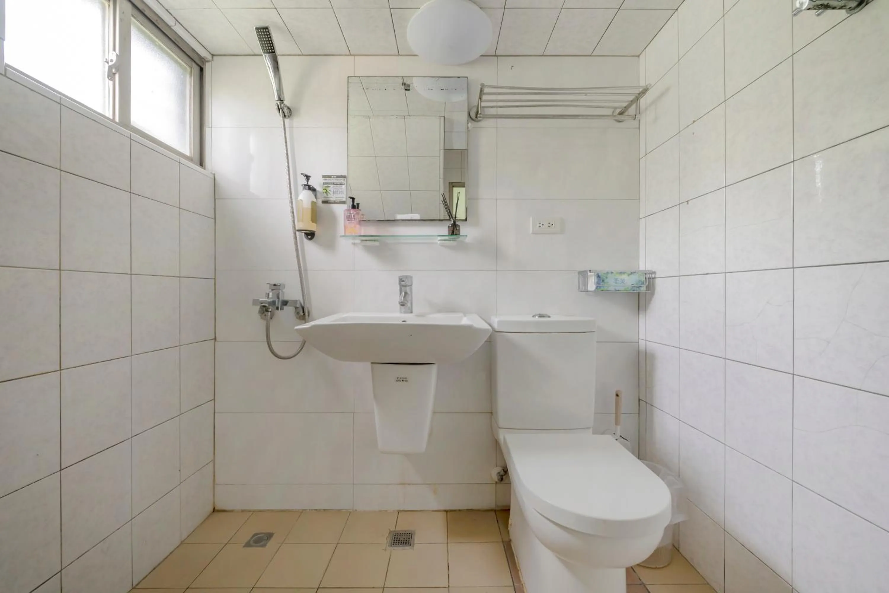 Bathroom in Bo Ya Homestay