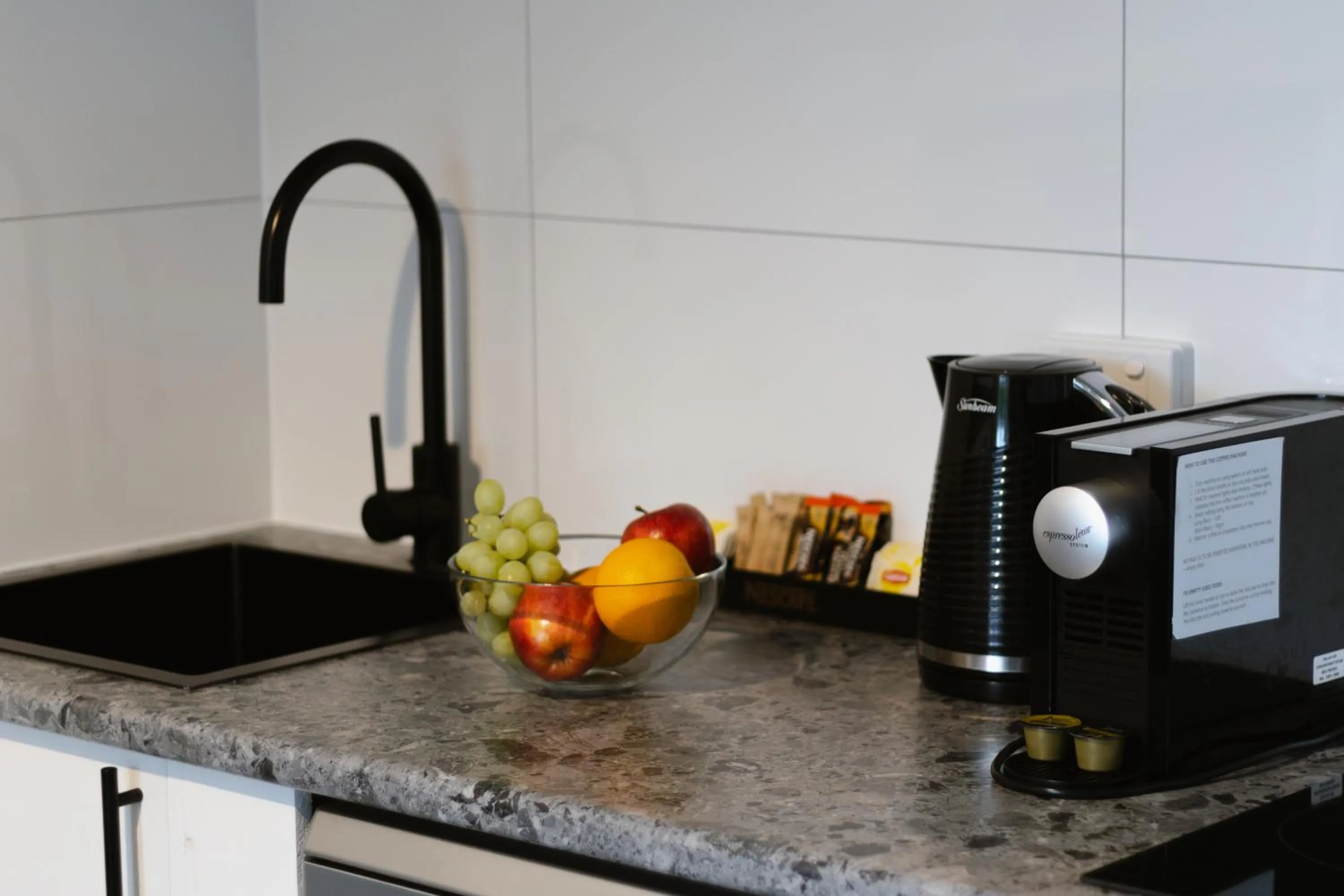 Coffee/tea facilities in m hotel