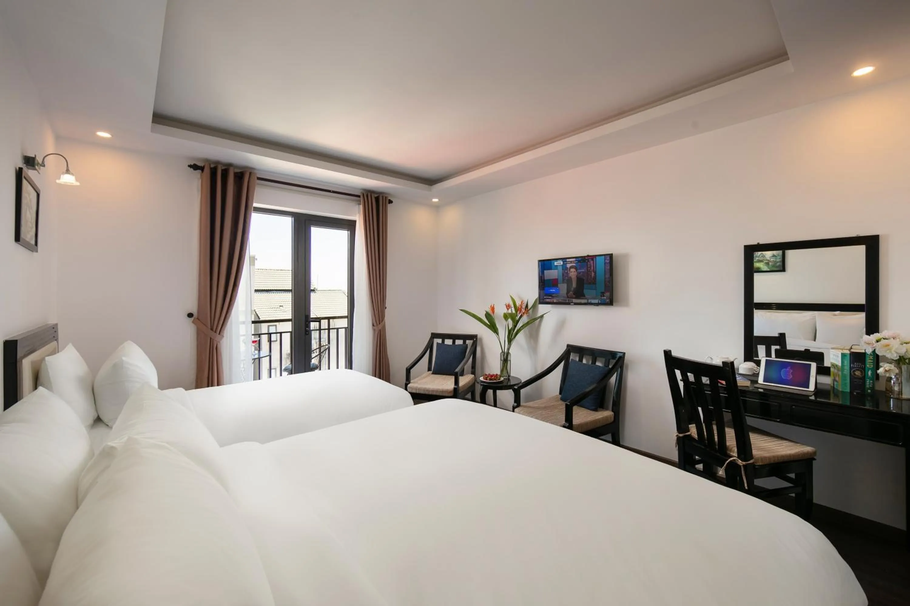 TV and multimedia, Bed in Hoi An Rose Garden Hotel