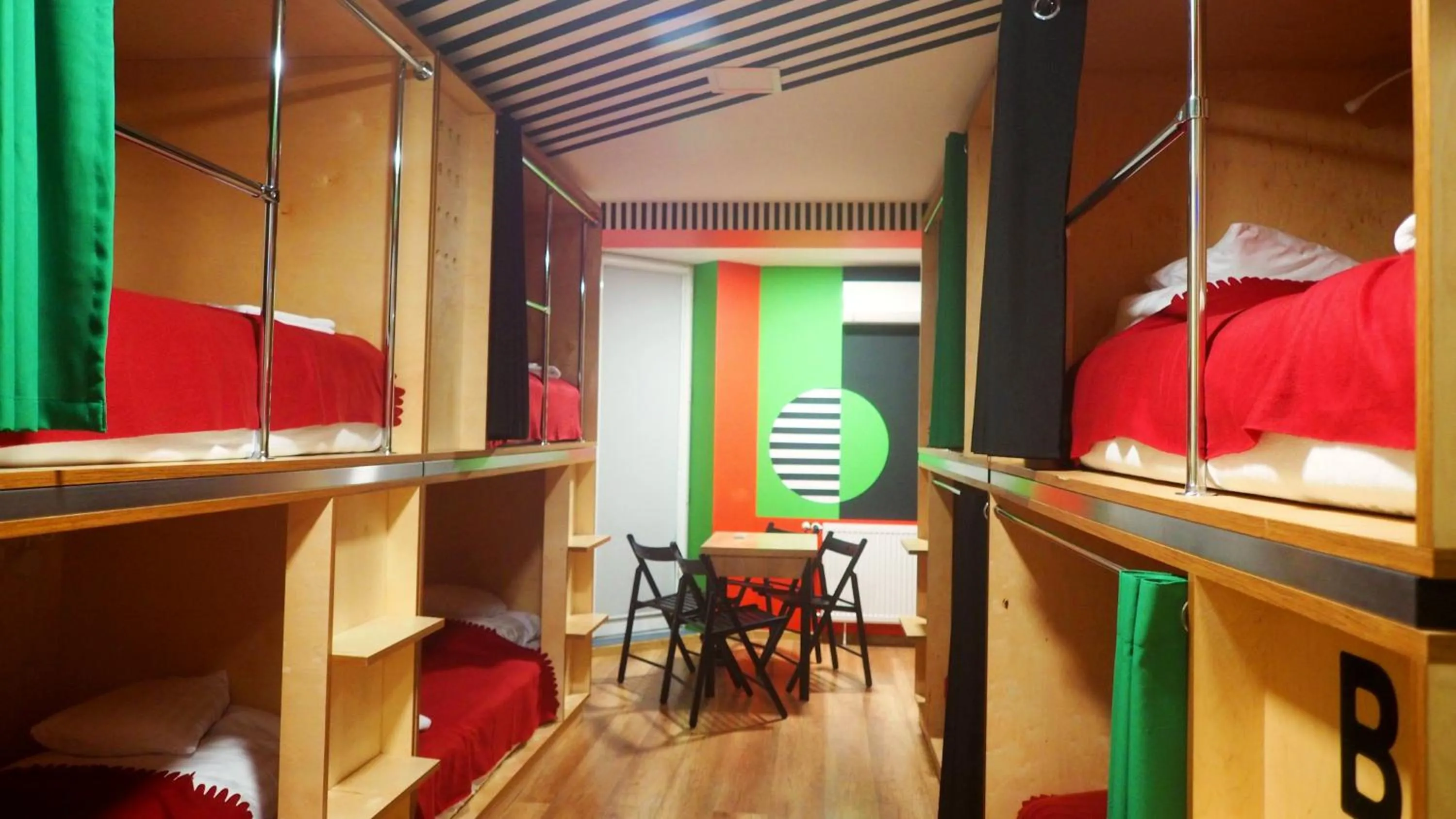bunk bed in Good Times House