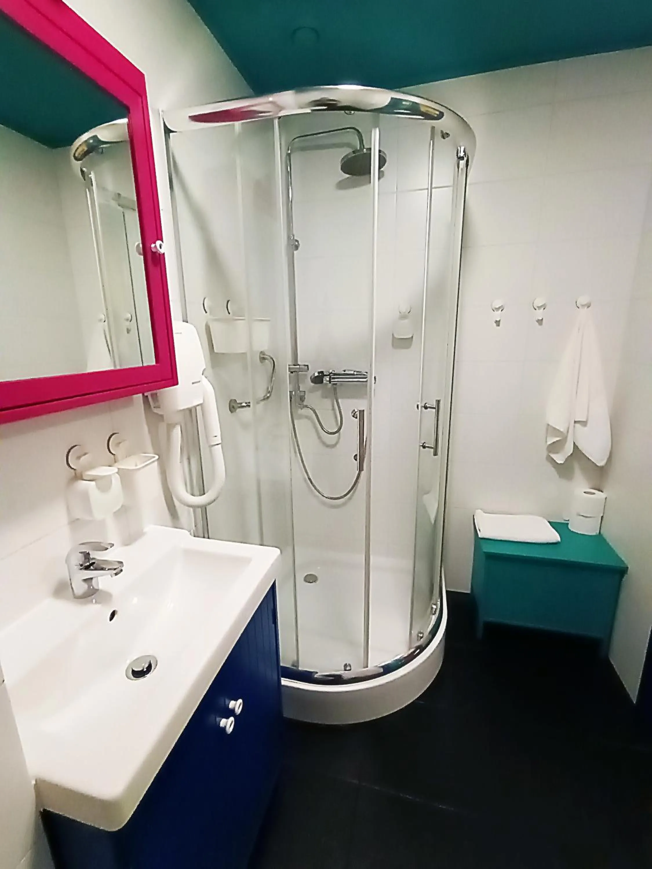 Shower in Good Times House