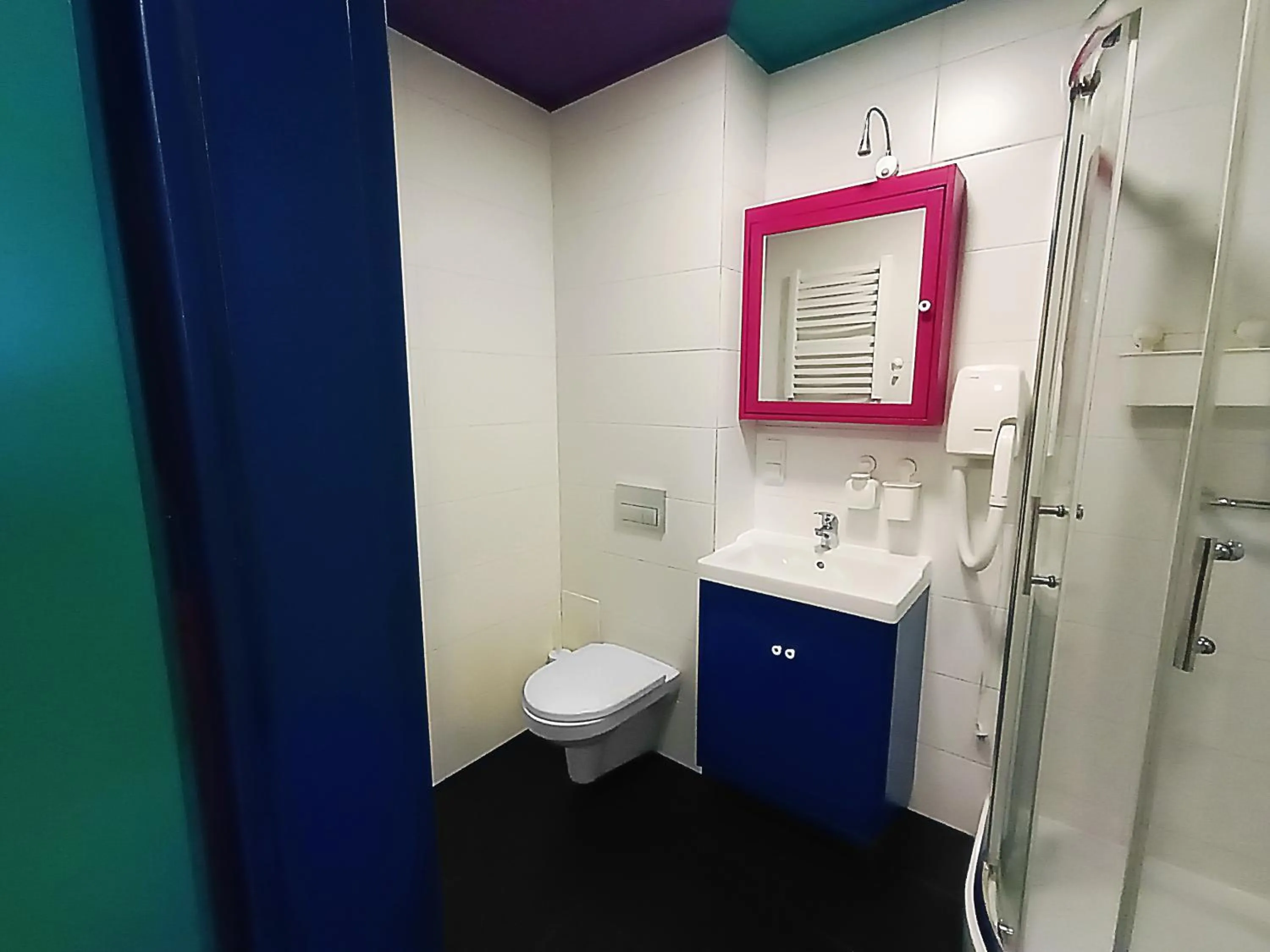 Shower in Good Times House