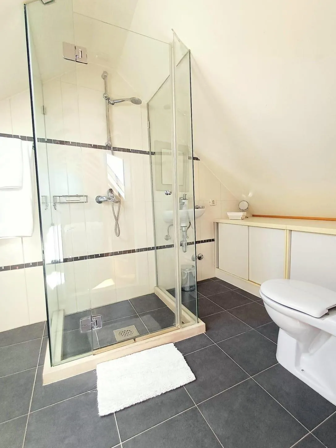 Shower in Boutique Guest Accommodation Zephyrus