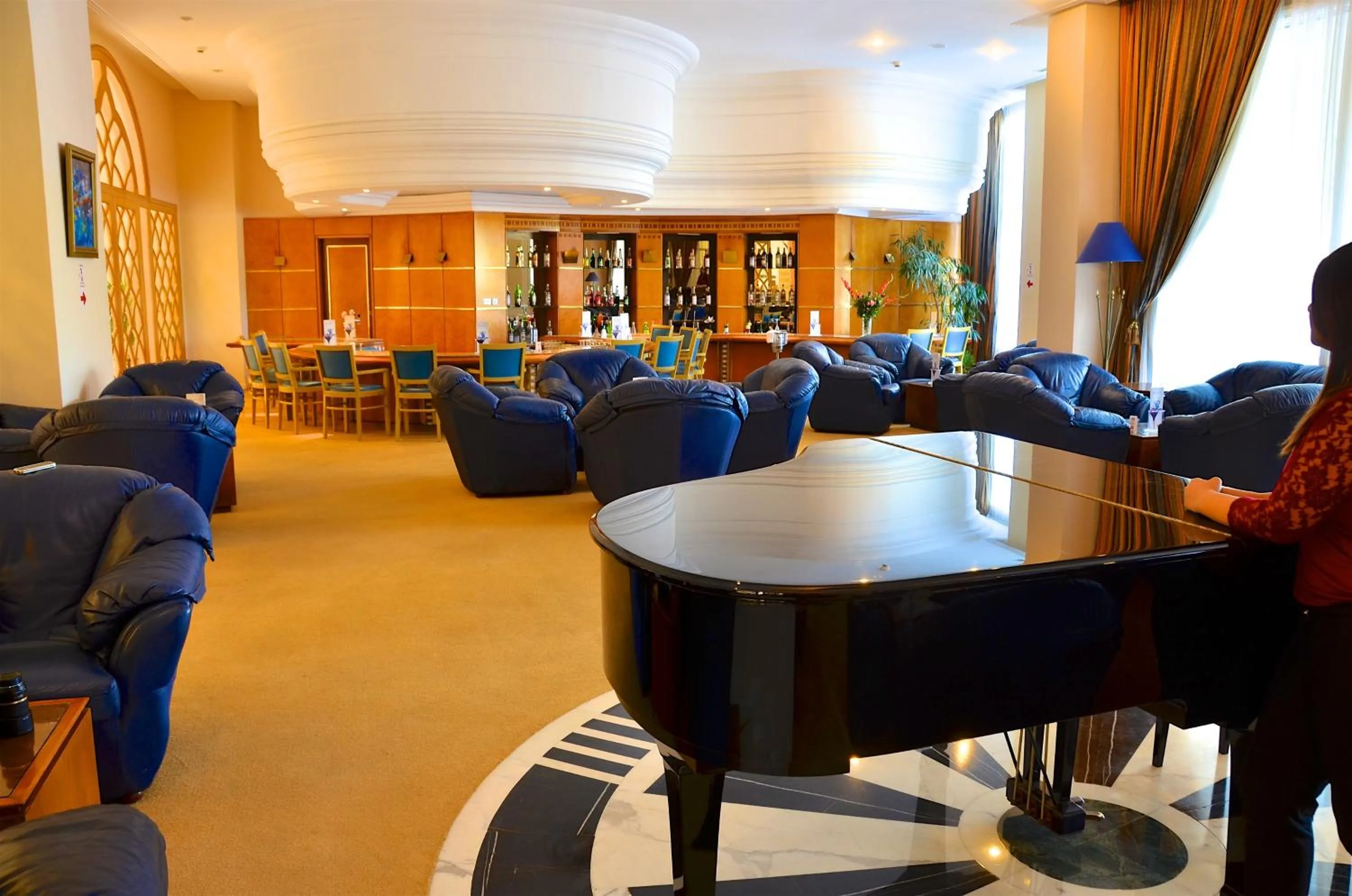 Lounge or bar in Royal Garden Palace - Families and Couples