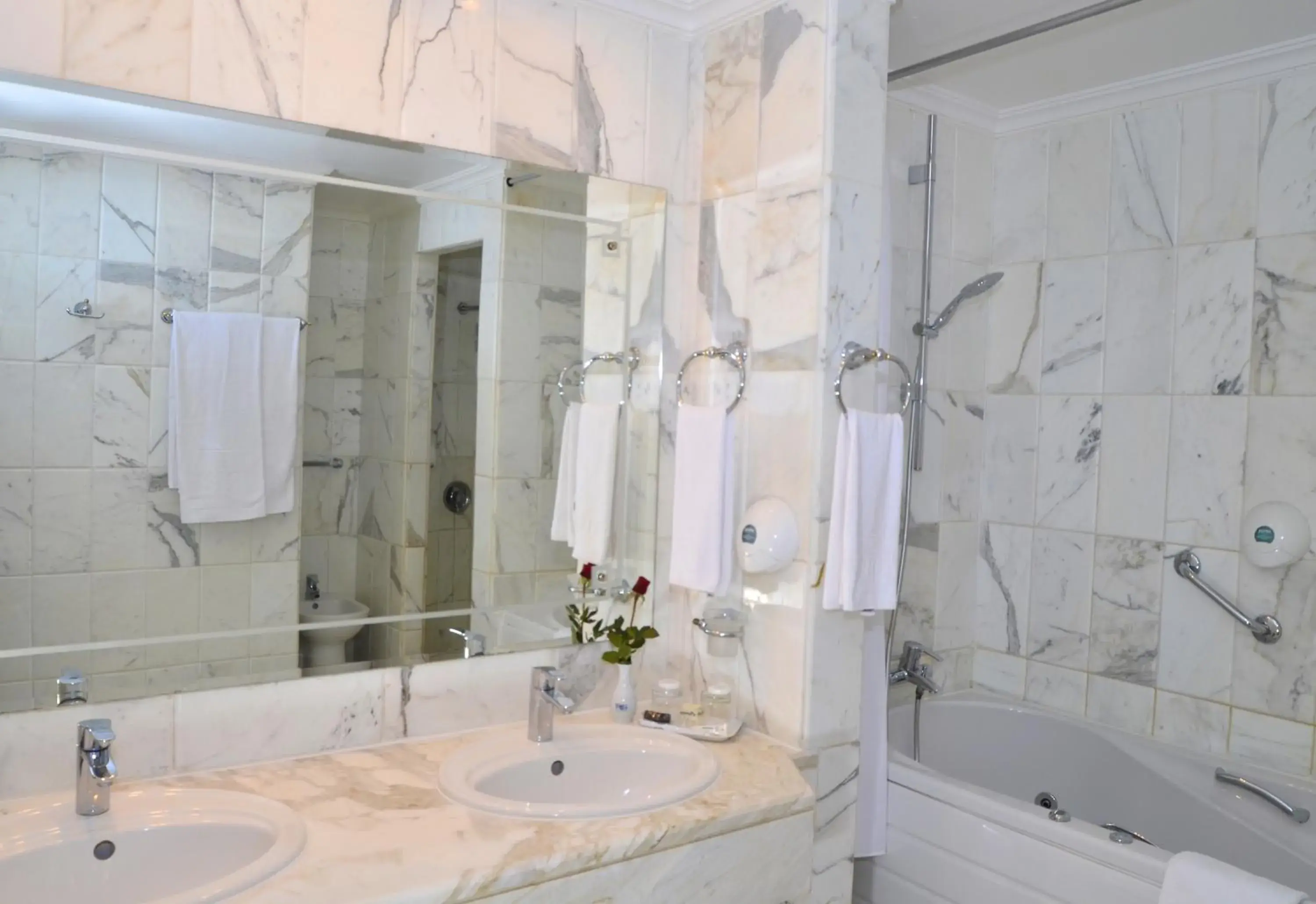 Superior Twin Room in Royal Garden Palace - Families and Couples Superior Twin Room in Royal Garden Palace - Families and Couples