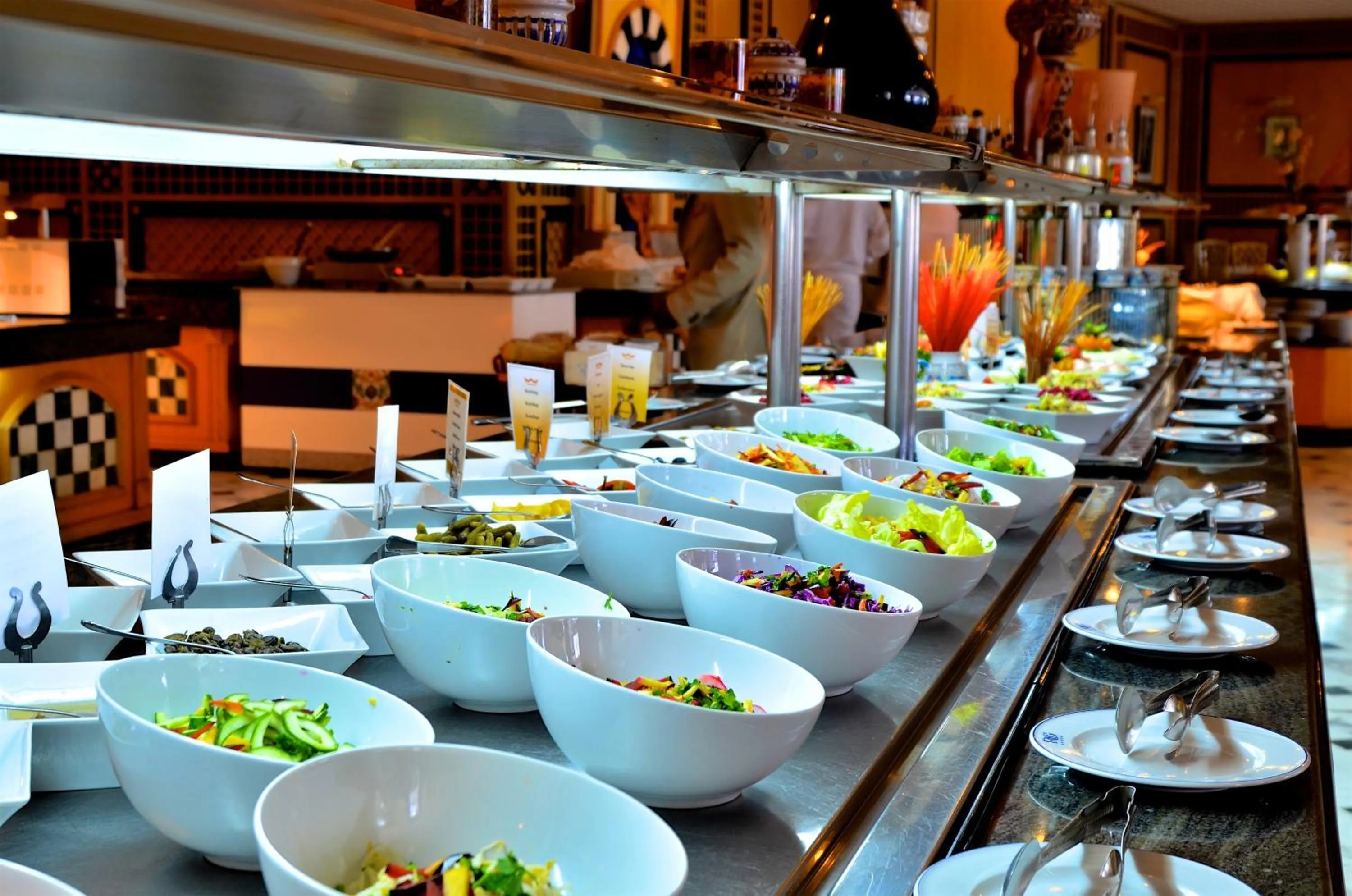 Restaurant/places to eat in Royal Garden Palace - Families and Couples