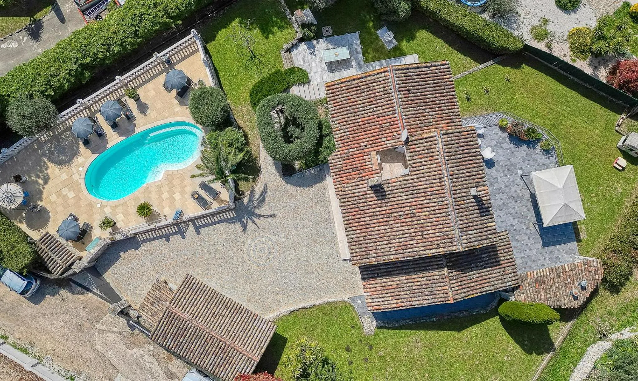 Gîte LES PINS climatisé piscine jardin parking