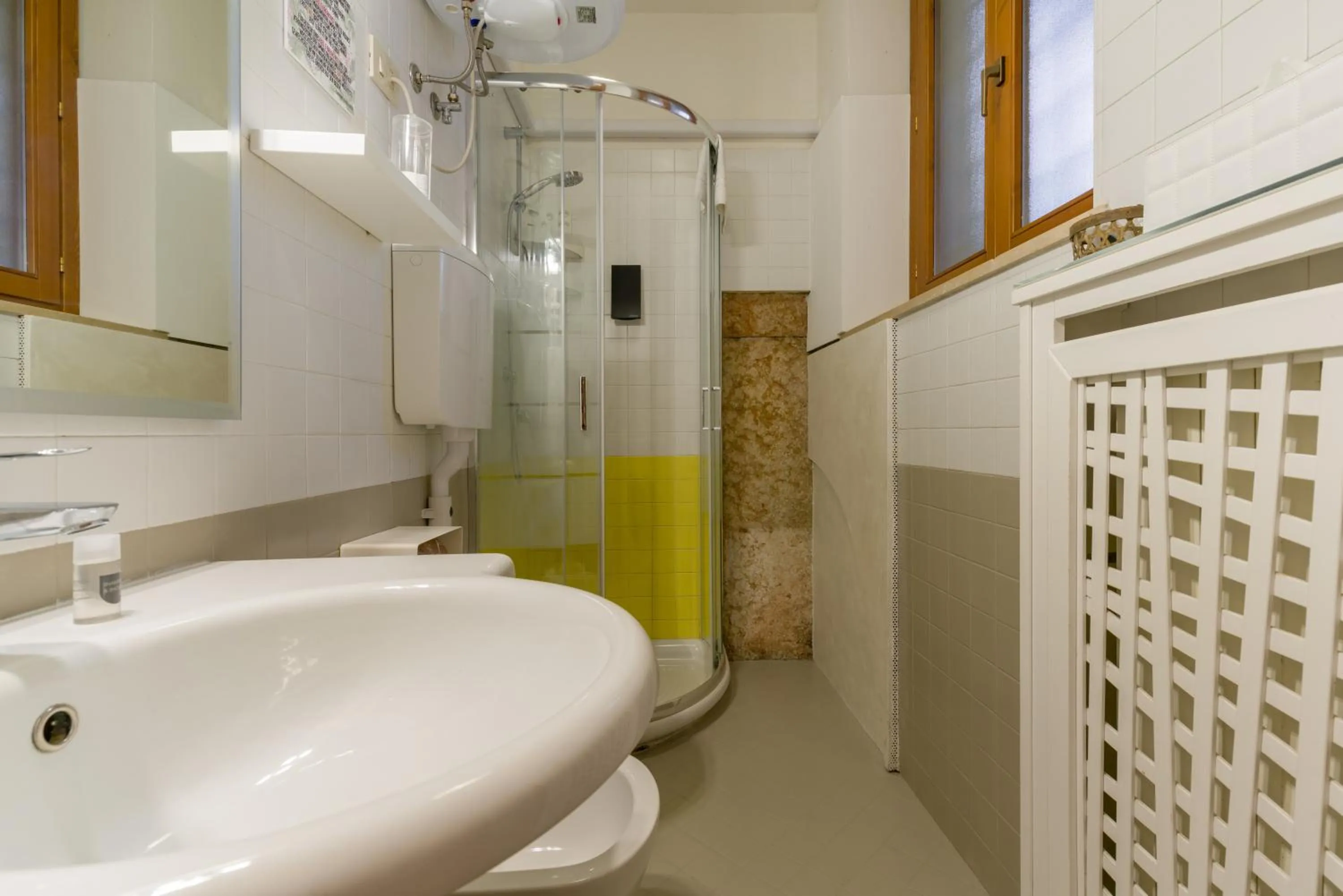 Bathroom in Giardino Giusti House & Court