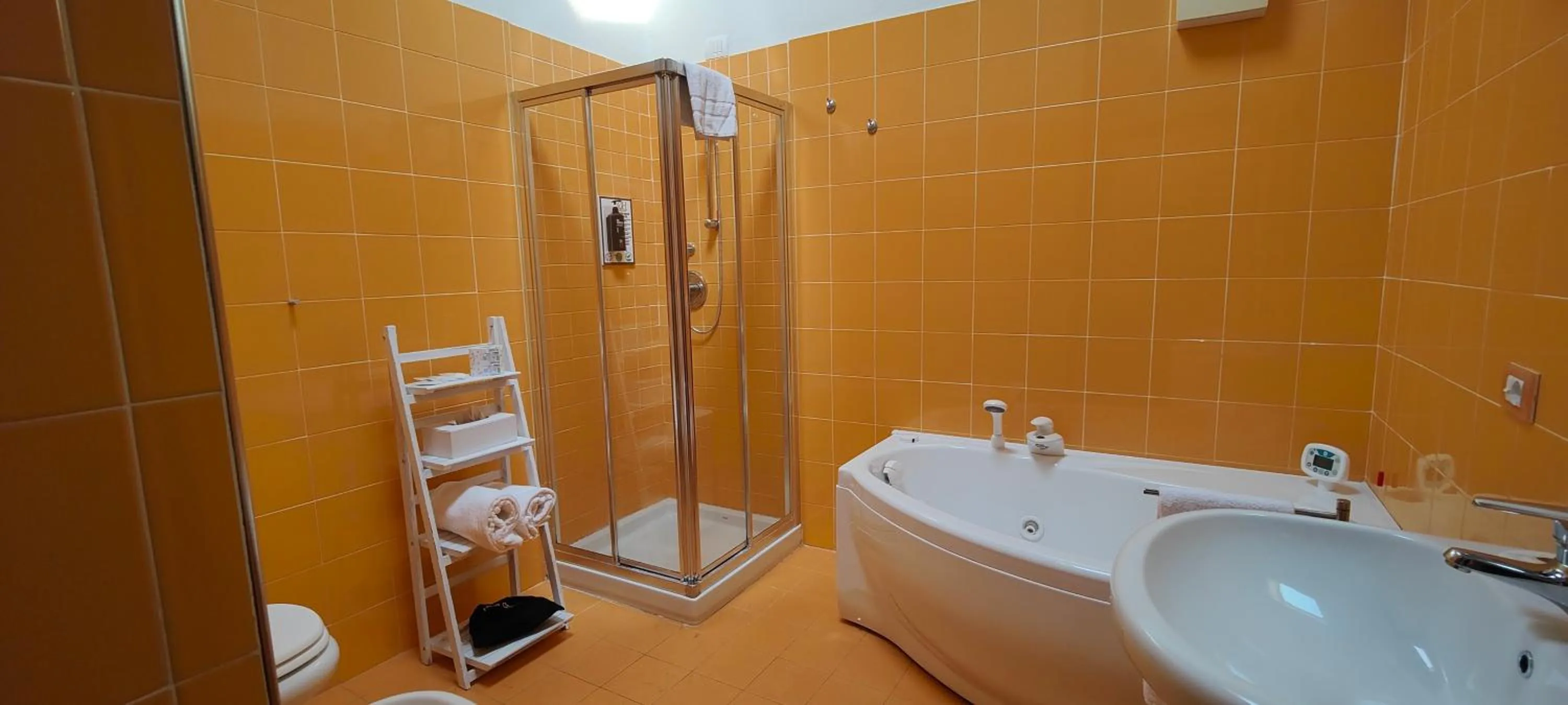 Bathroom in Giardino Giusti House & Court