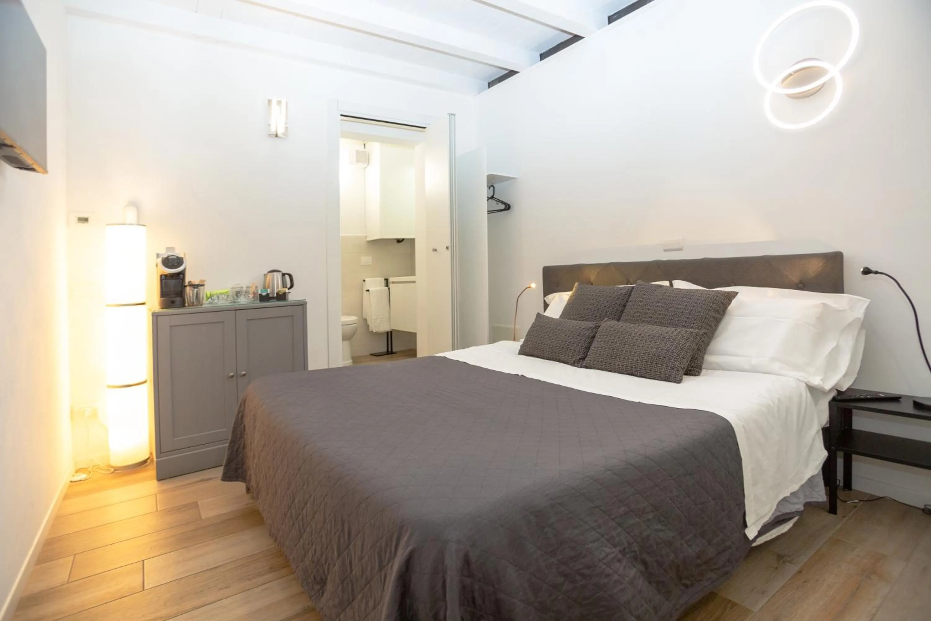 Photo of the whole room, Bed in Giardino Giusti House & Court