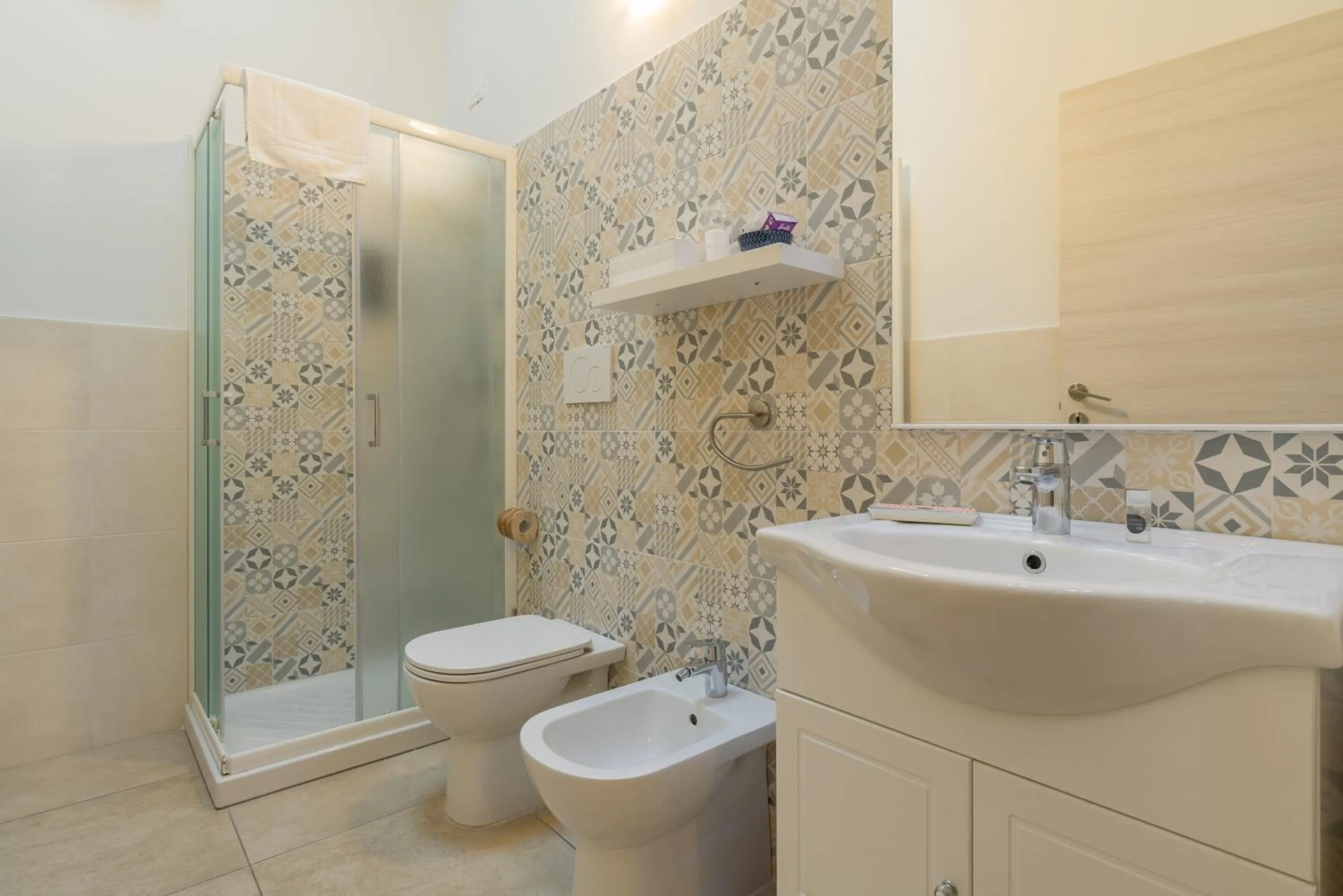 Shower in Giardino Giusti House & Court