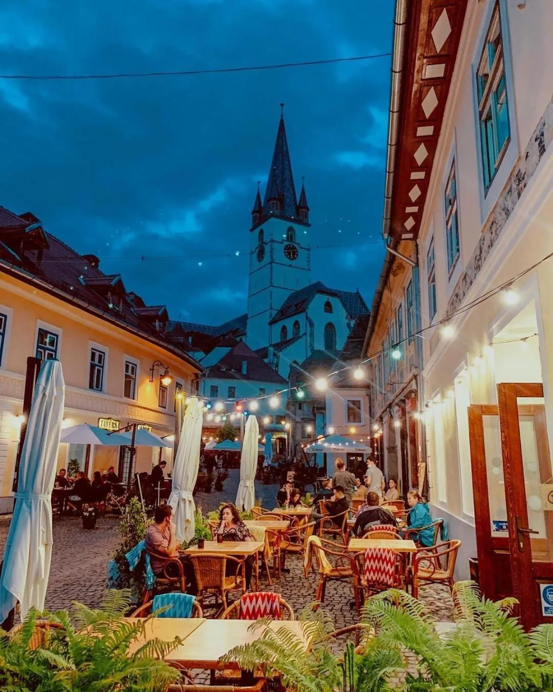 Restaurant/places to eat in Hermannstadt House