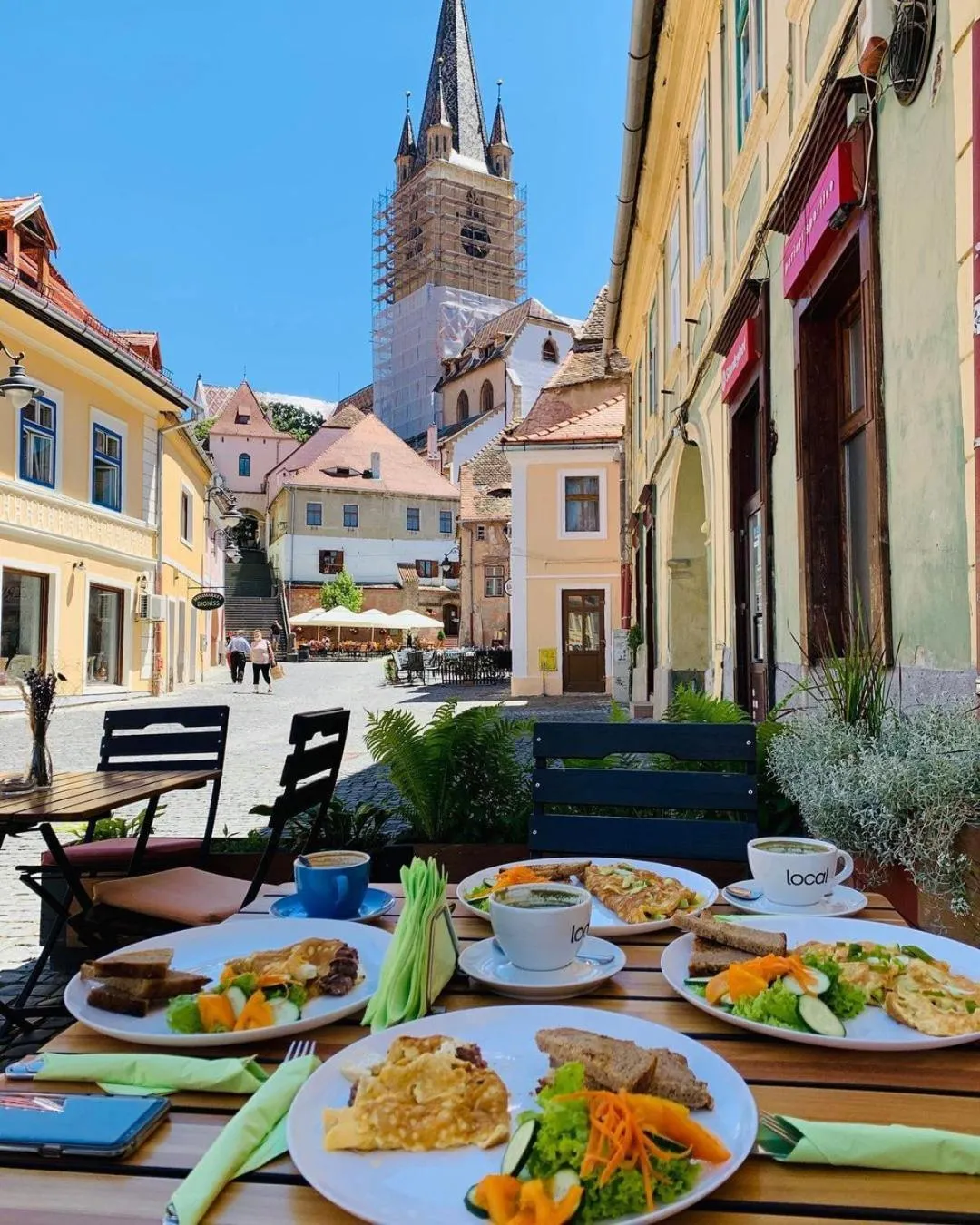 Restaurant/places to eat in Hermannstadt House