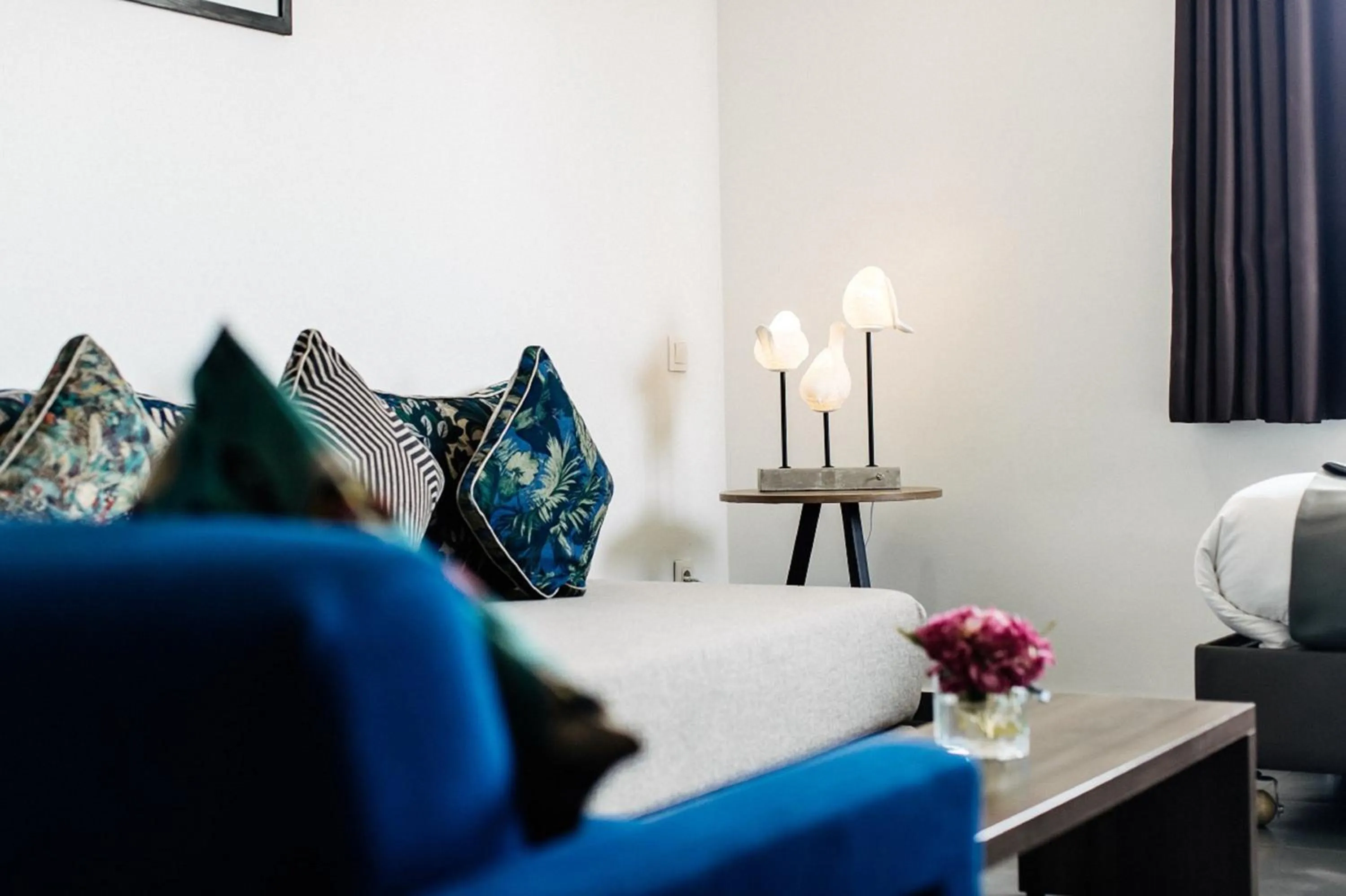 Living room, Bed in Wazo Appart-Hôtel