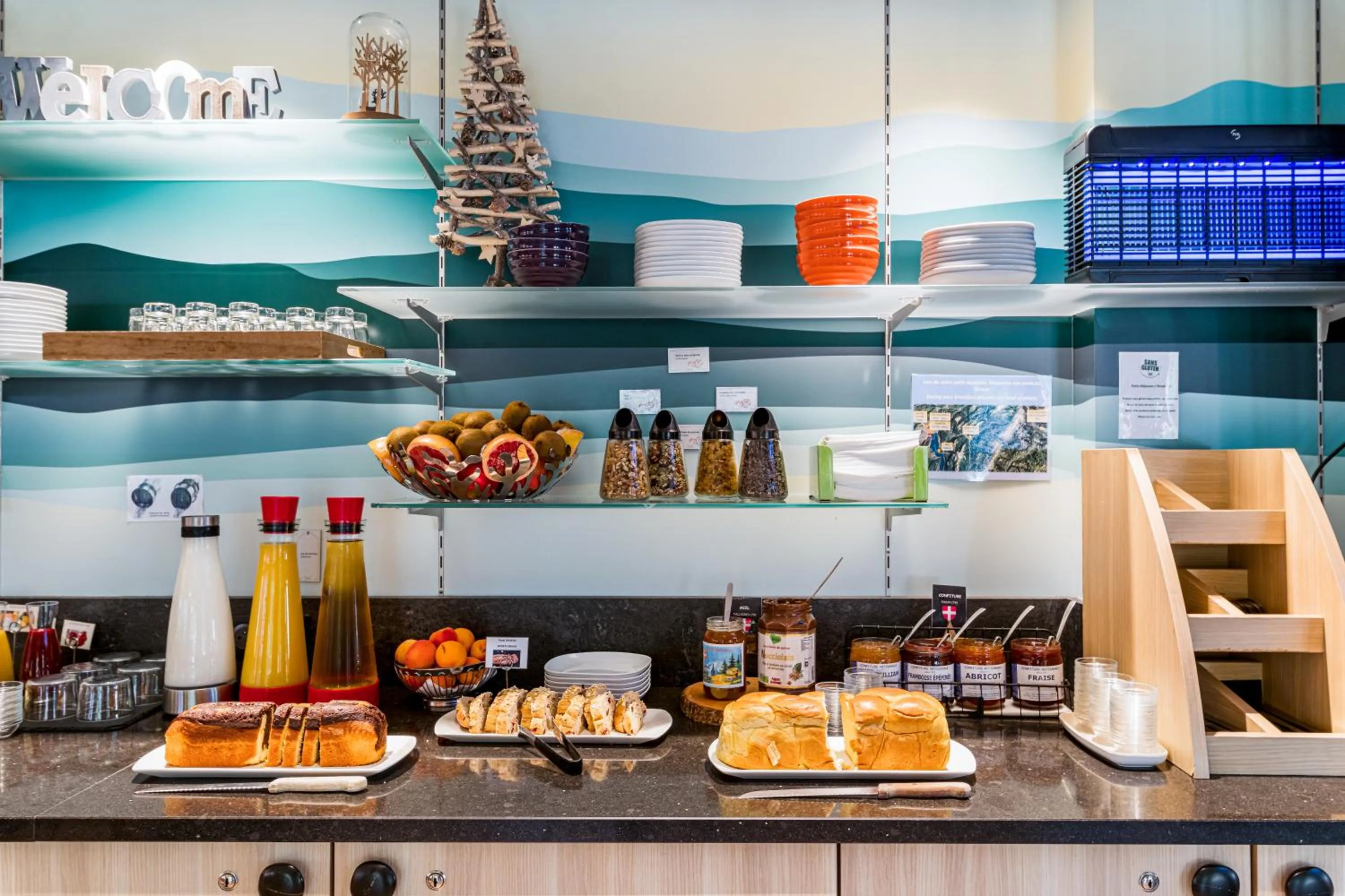 Buffet breakfast in ibis Styles Annecy Centre Gare