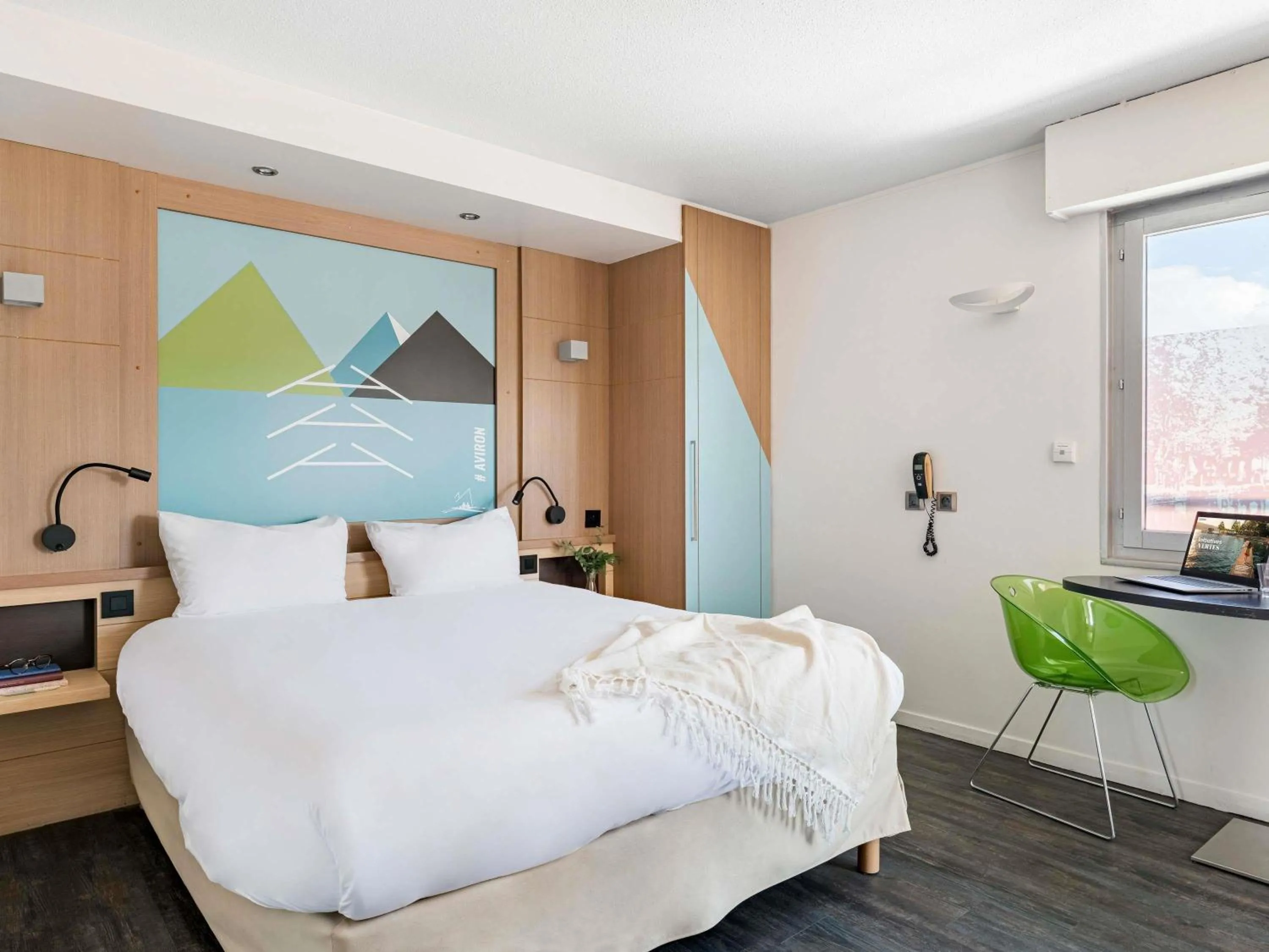 Property building, Bed in ibis Styles Annecy Centre Gare