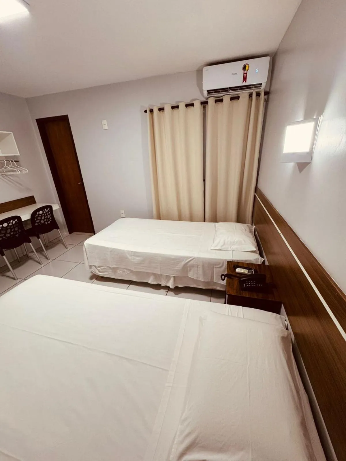 Bed in Schalom Hotel