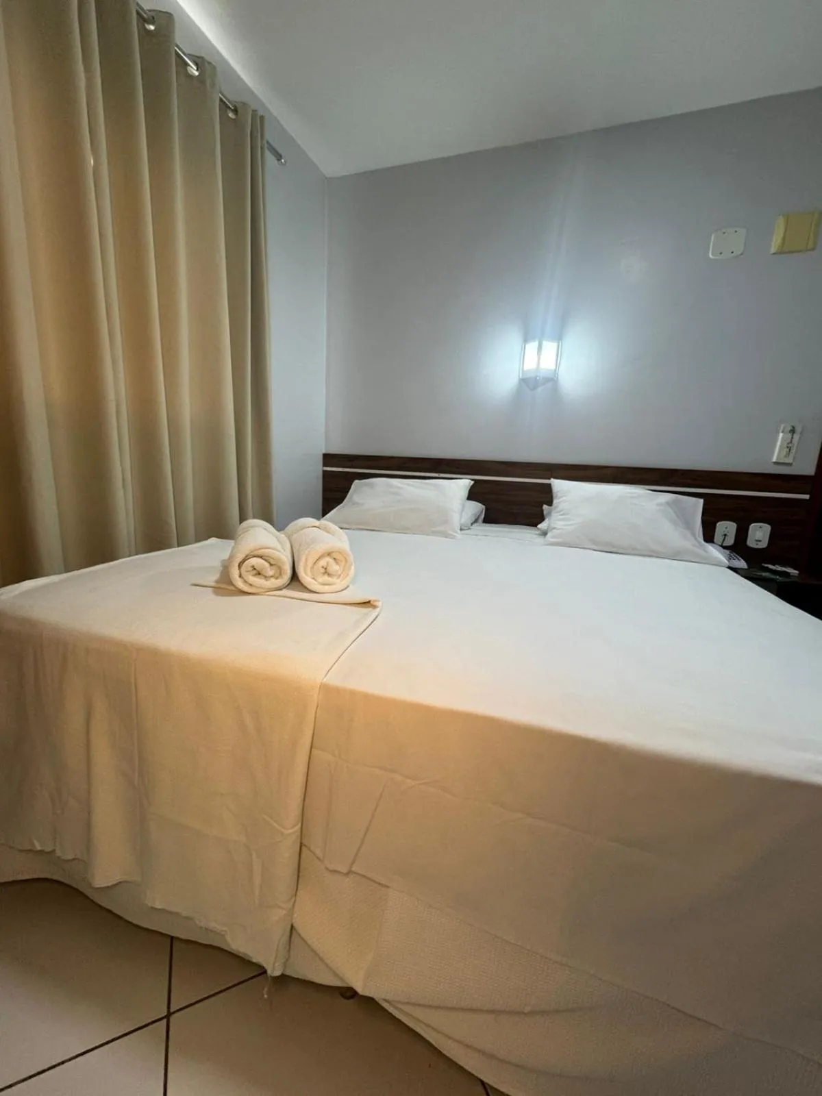 Bed in Schalom Hotel