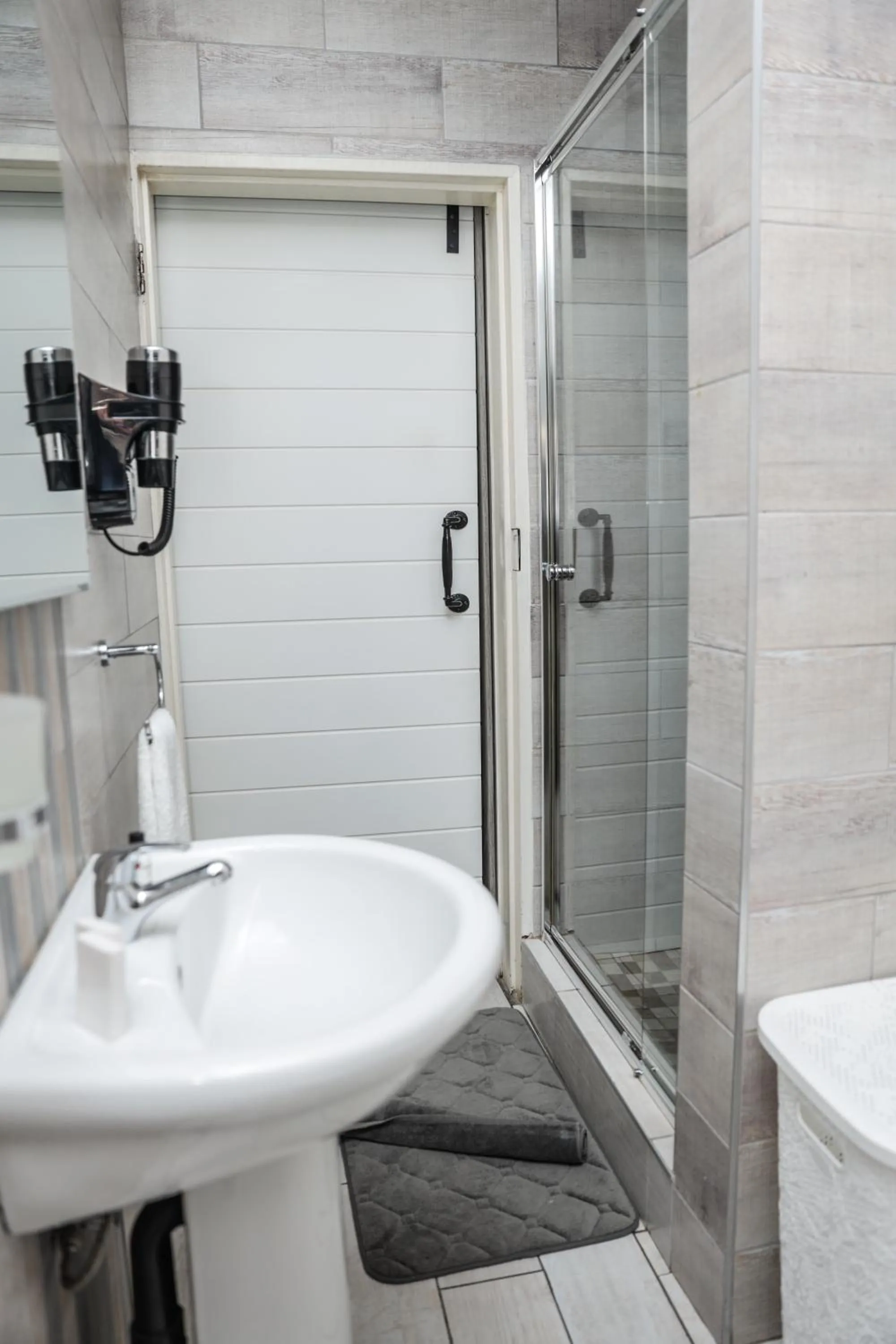 Shower in Q's Boutique Stay