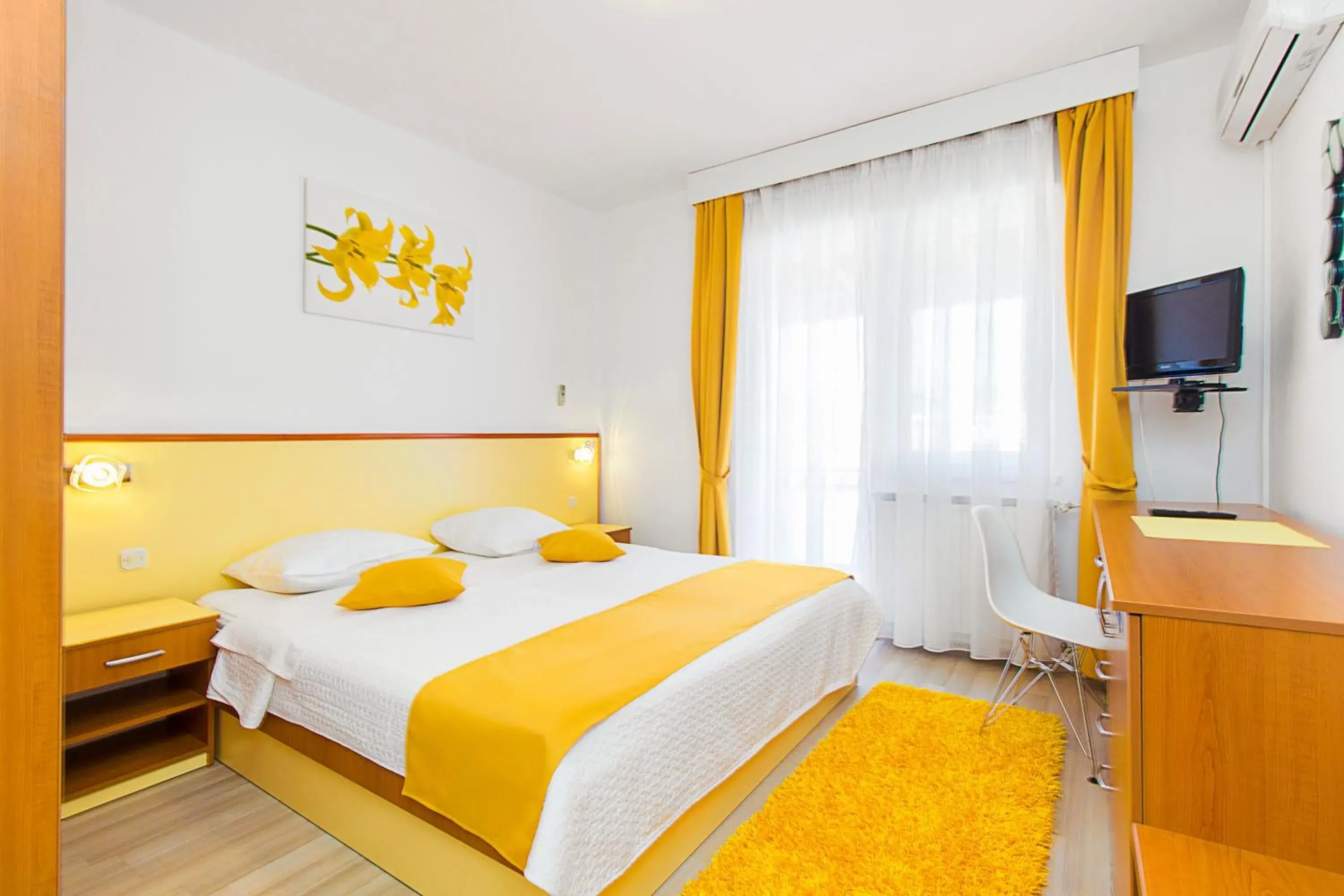 Superior Double Room with Balcony and Sea View - single occupancy in Pansion Zlatna ribica Superior Double Room with Balcony and Sea View - single occupancy in Pansion Zlatna ribica