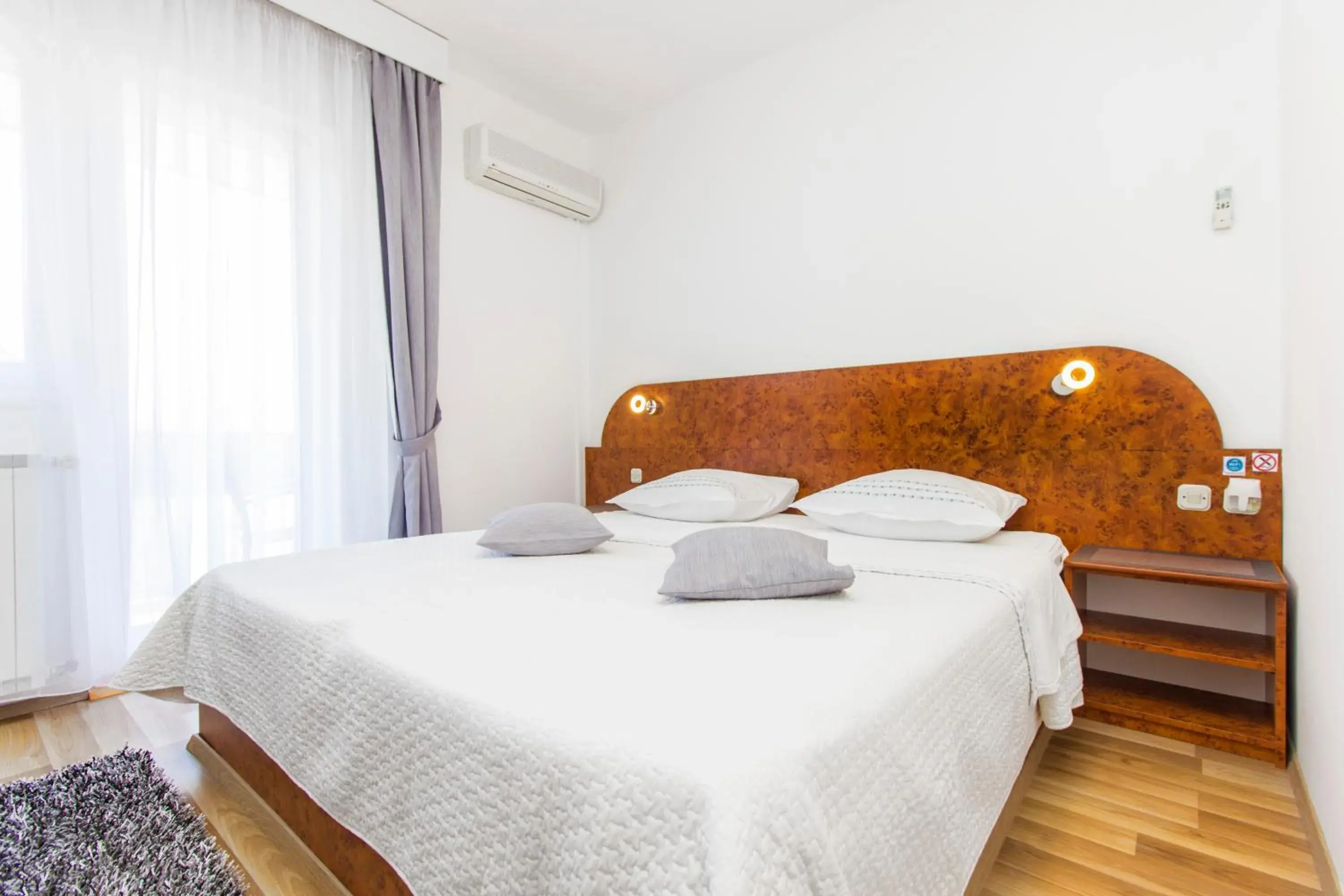 Double Room with Balcony - single occupancy in Pansion Zlatna ribica Double Room with Balcony - single occupancy in Pansion Zlatna ribica