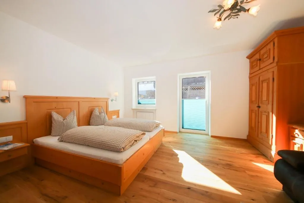 Bed in Ferienwohnungen Wartbichler