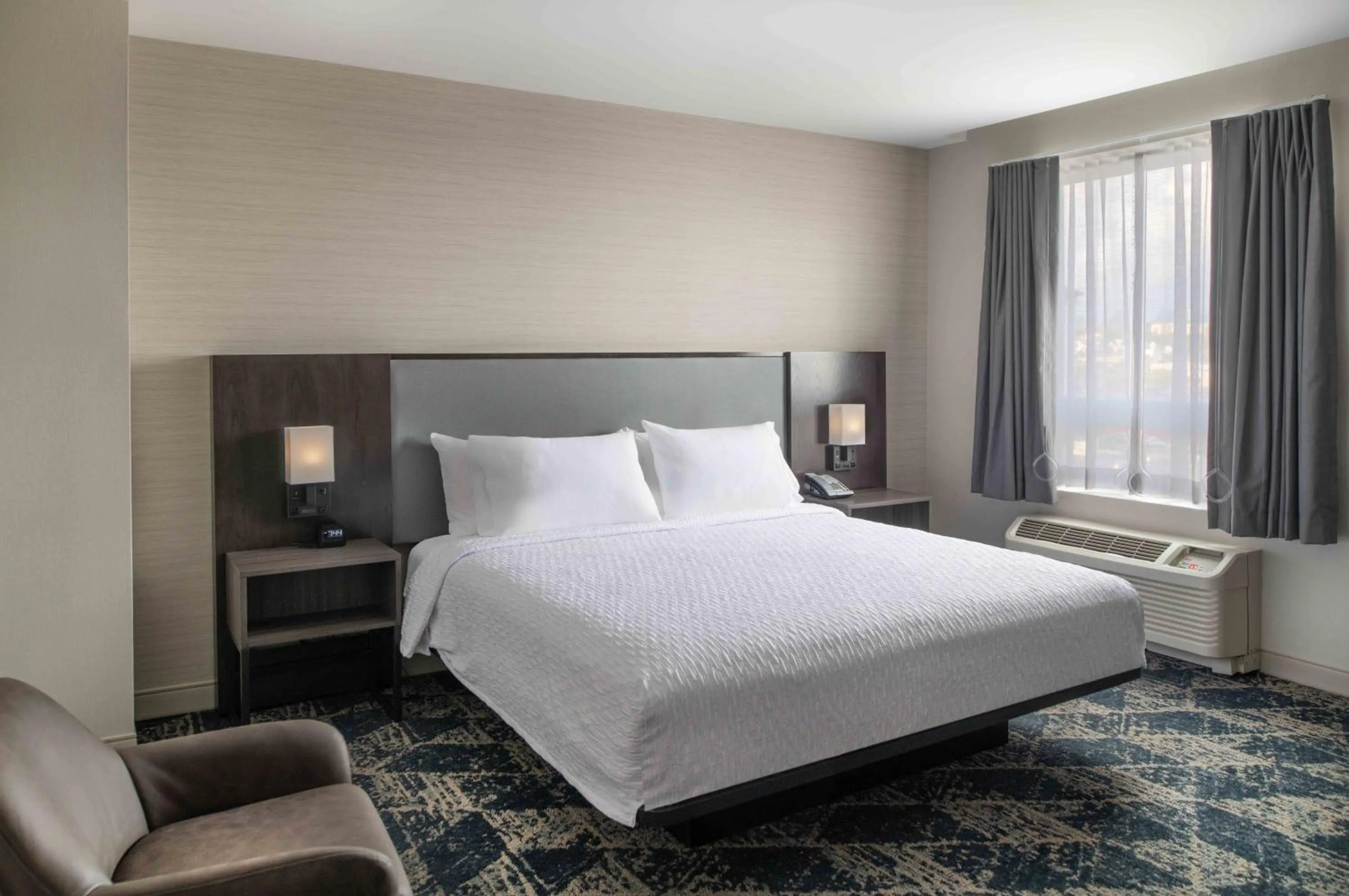 Bedroom, Bed in Homewood Suites By Hilton Boston Logan Airport Chelsea