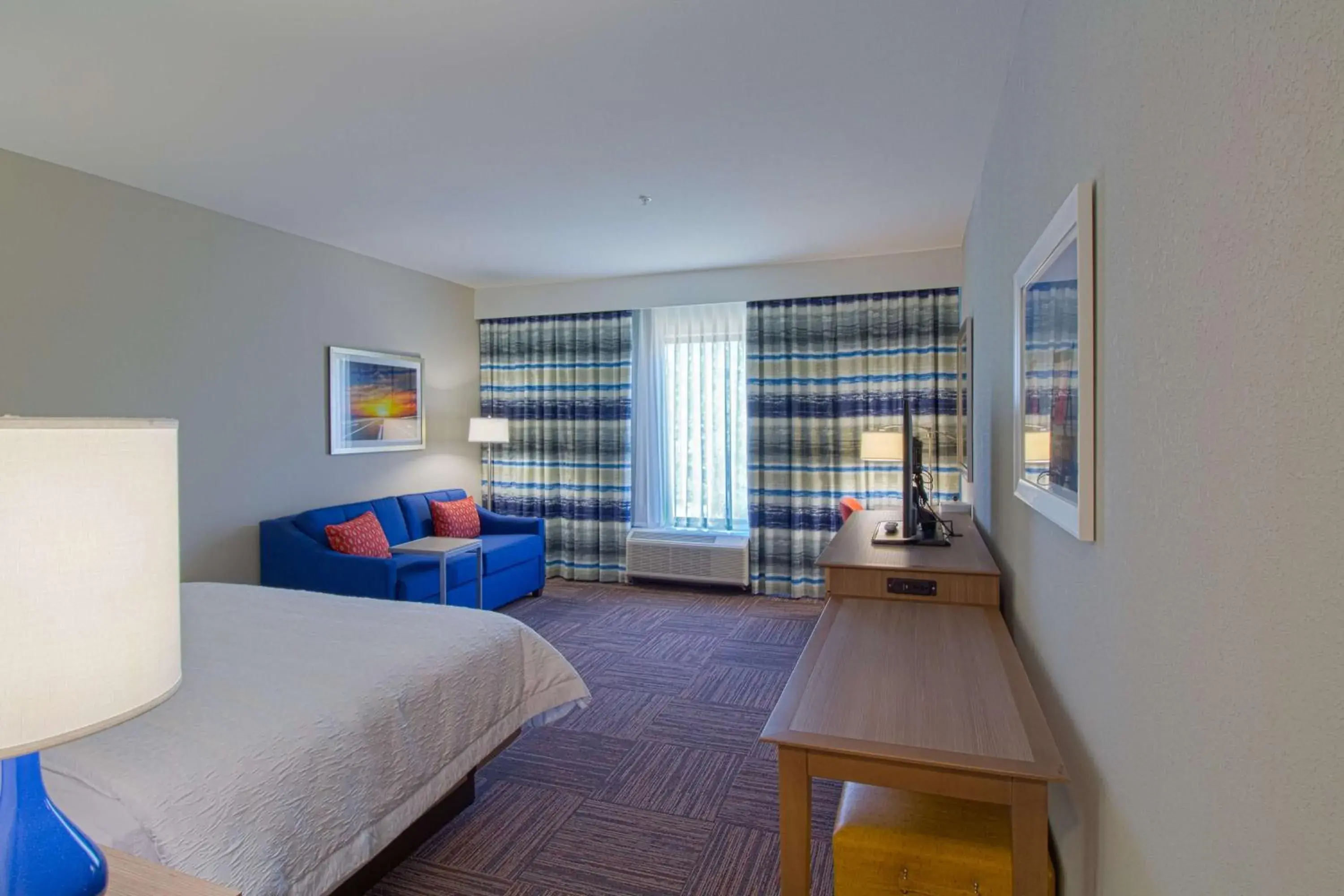 King Room with Sofa Bed - Non-Smoking in Hampton Inn Crestview South I-10, Fl King Room with Sofa Bed - Non-Smoking in Hampton Inn Crestview South I-10, Fl